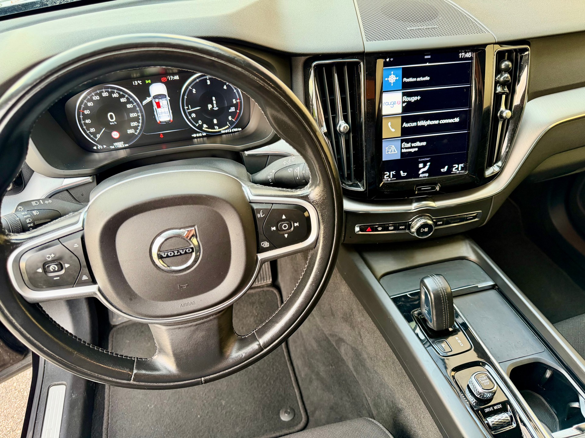 VOLVO XC60 B4 Diesel Mild Hybrid AWD R-Design Geartronic-image-12
