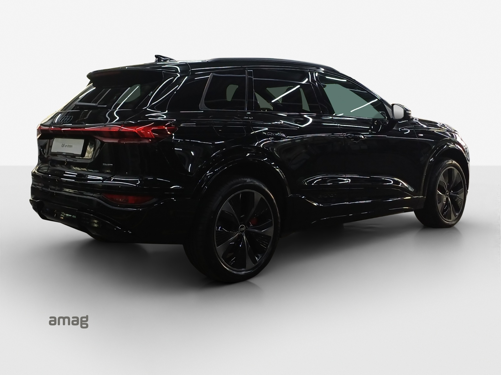AUDI Q6 e-tron quattro-image-4
