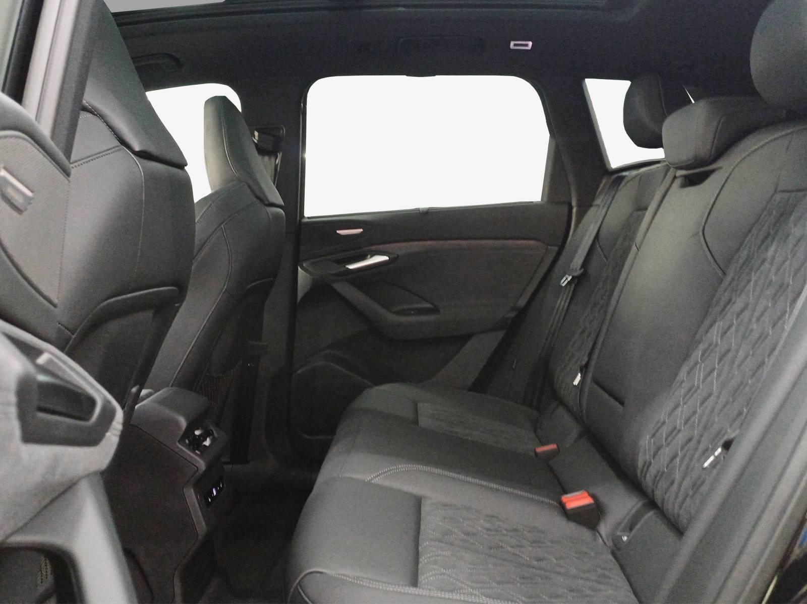 AUDI Q6 e-tron quattro-image-11