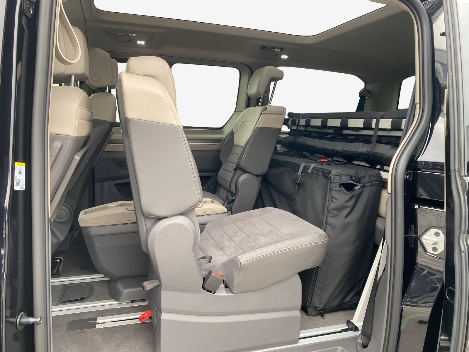 VW Multivan 2.0 TDI Style Liberty DSG Lang-image-11