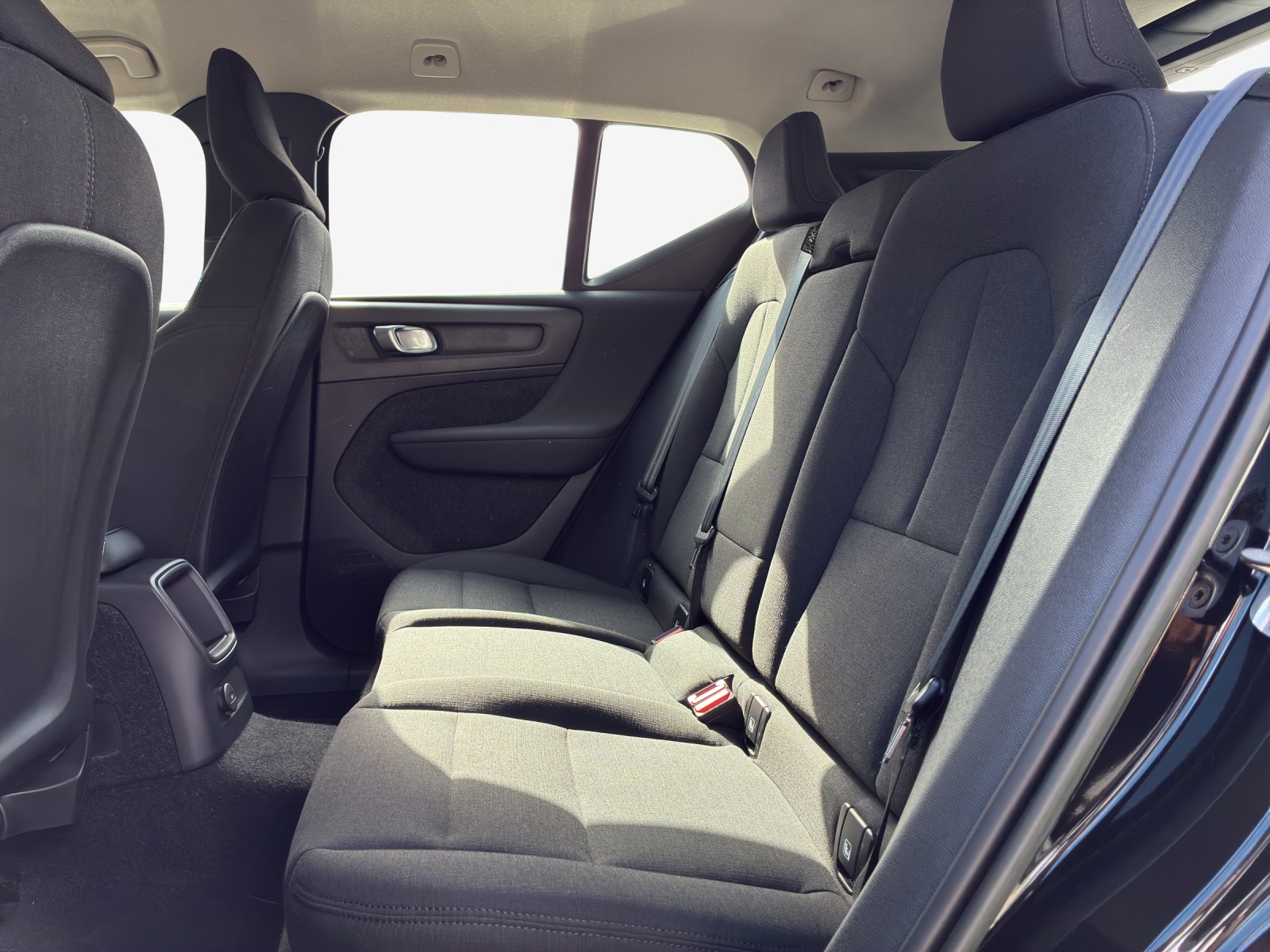 VOLVO XC40 T4 PHEV Essential DCT-image-12