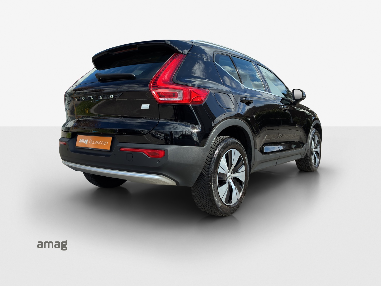 VOLVO XC40 T4 PHEV Essential DCT-image-5