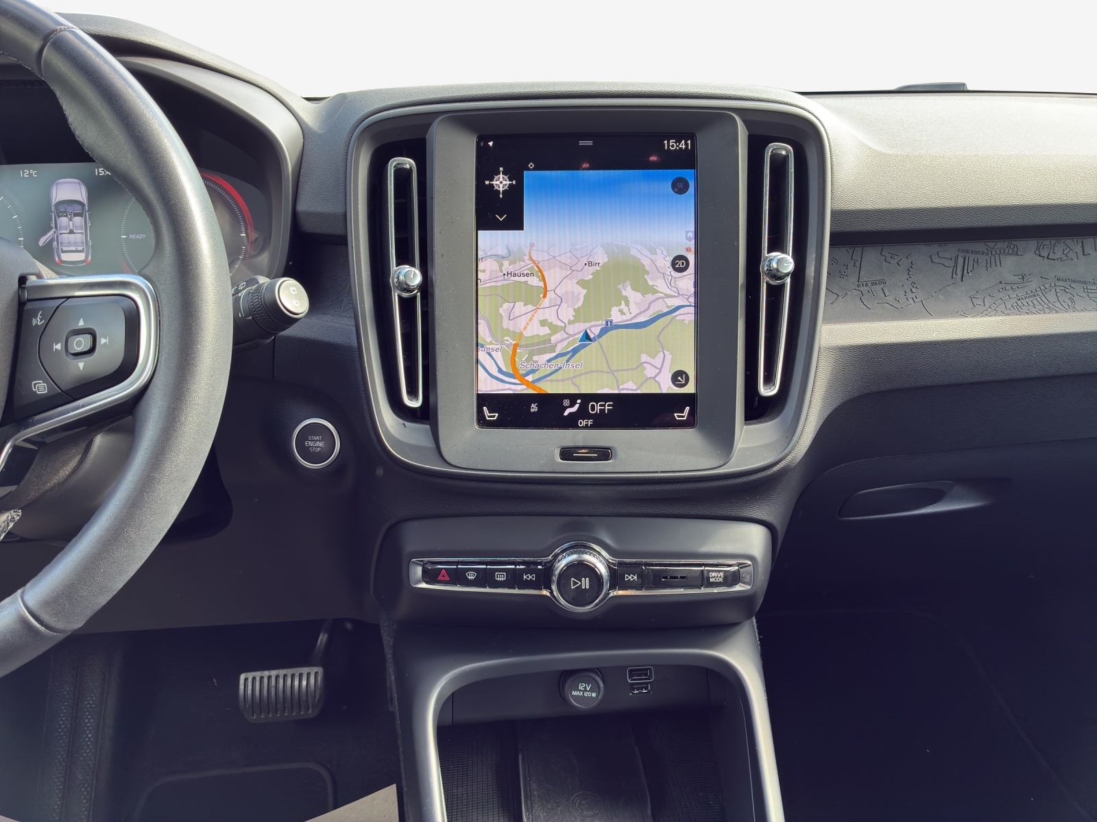 VOLVO XC40 T4 PHEV Essential DCT-image-11