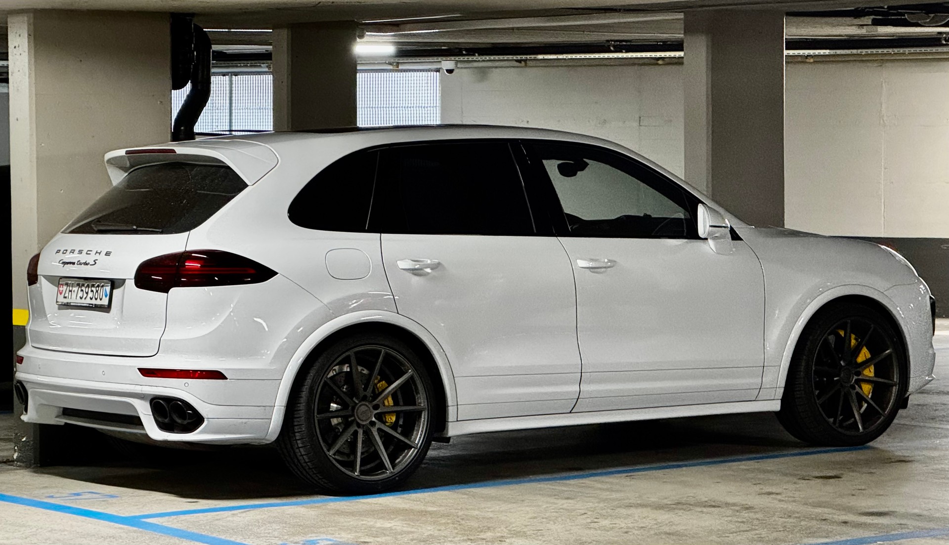 PORSCHE Cayenne Turbo S-image-2