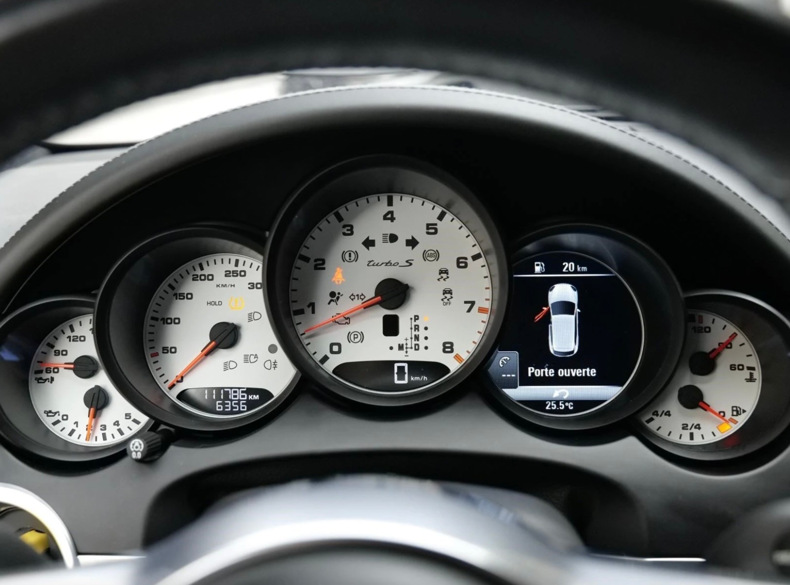 PORSCHE Cayenne Turbo S-image-11