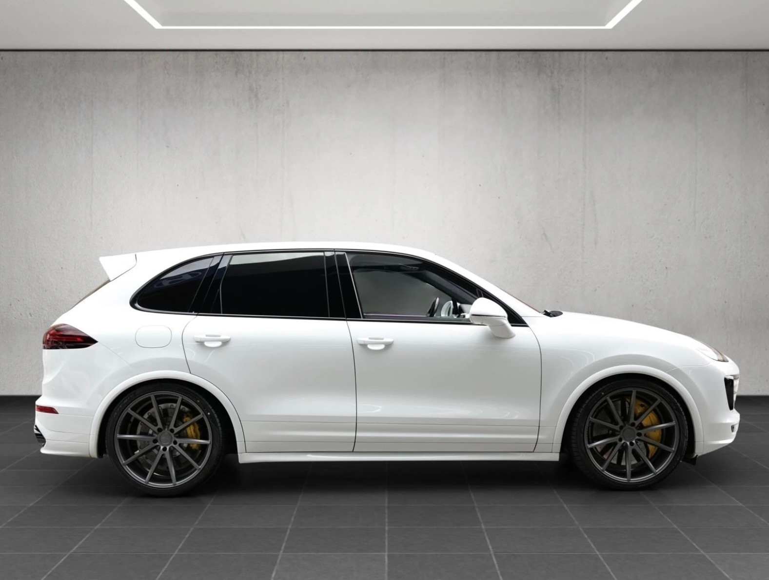 PORSCHE Cayenne Turbo S-image-10