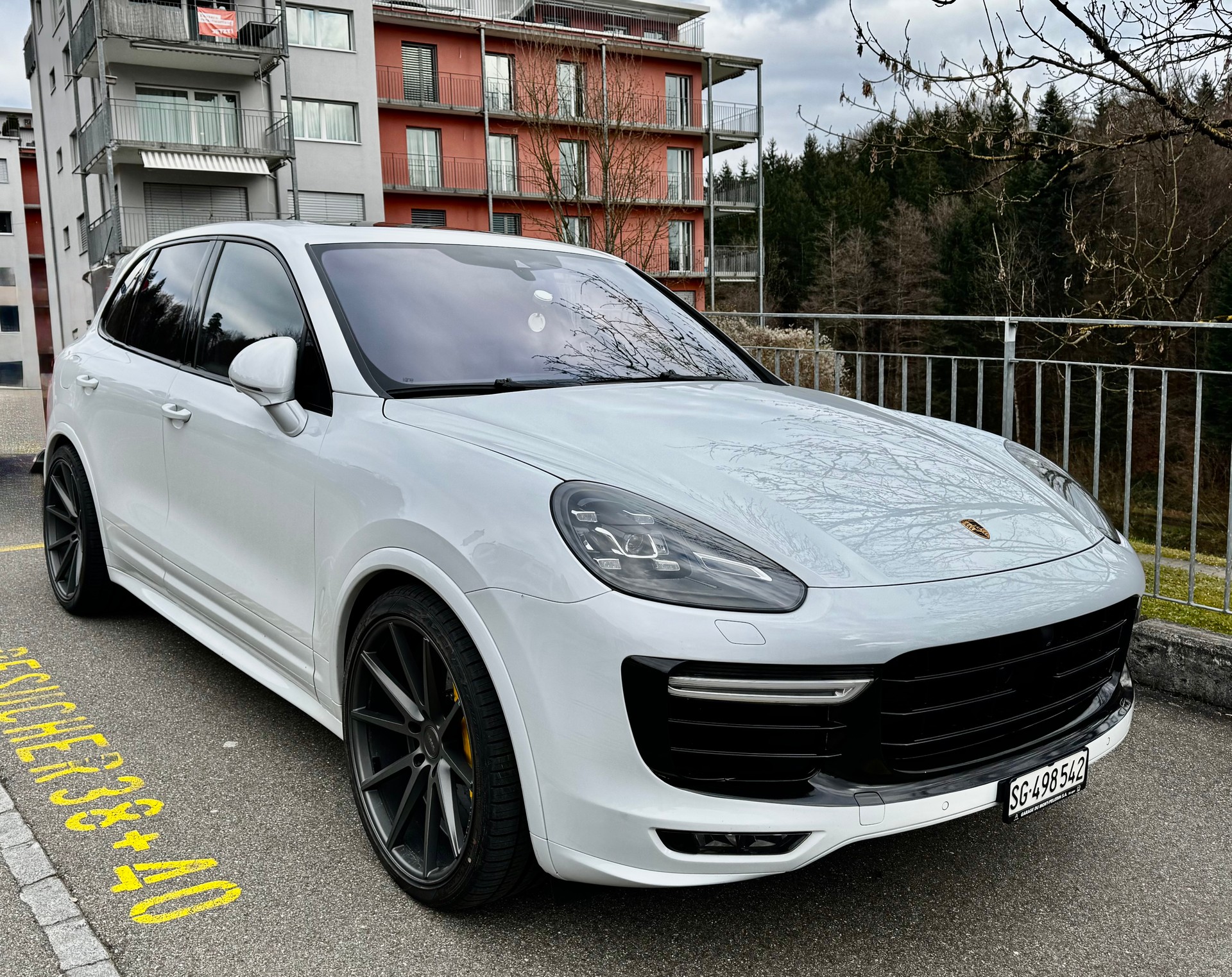 PORSCHE Cayenne Turbo S-image-6