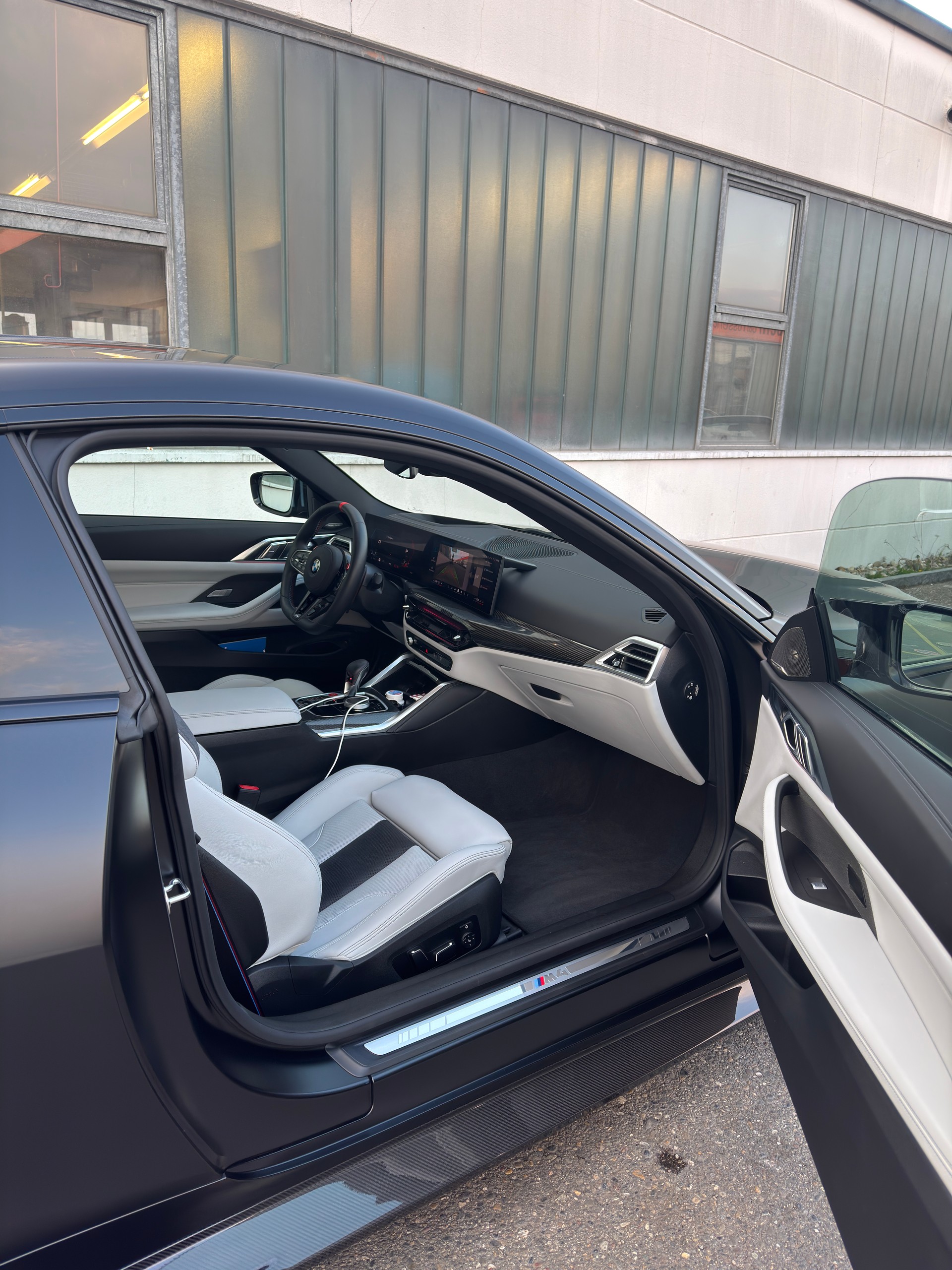 BMW M4 Coupé Competition M xDrive *LEASINGÜBERNAHME**-image-4