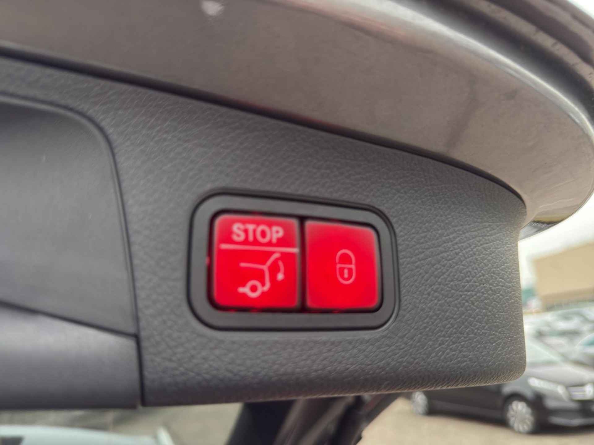 MERCEDES-BENZ GLA 250 Swiss Star Progressive 4matic-image-15