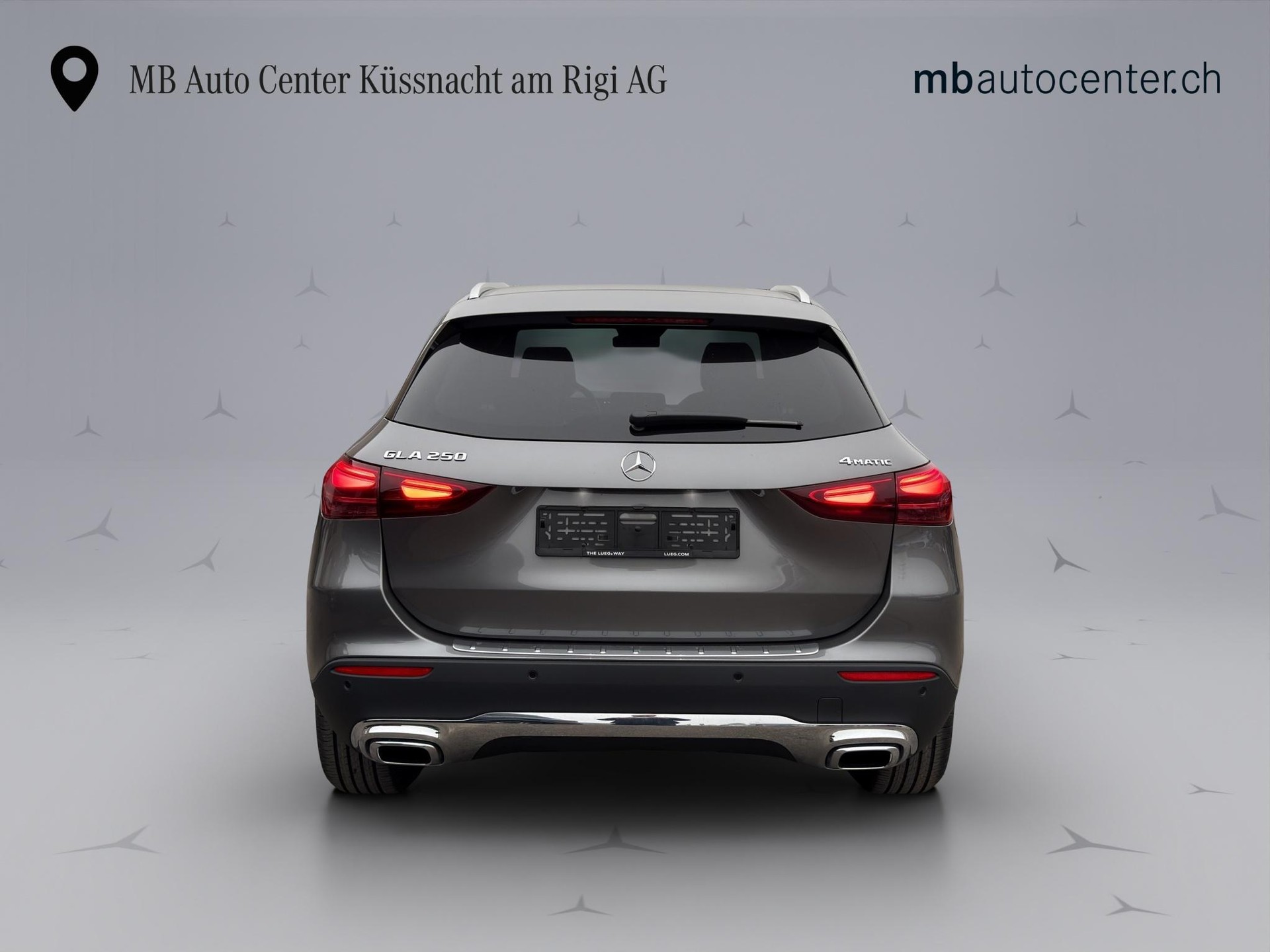 MERCEDES-BENZ GLA 250 Swiss Star Progressive 4matic-image-3