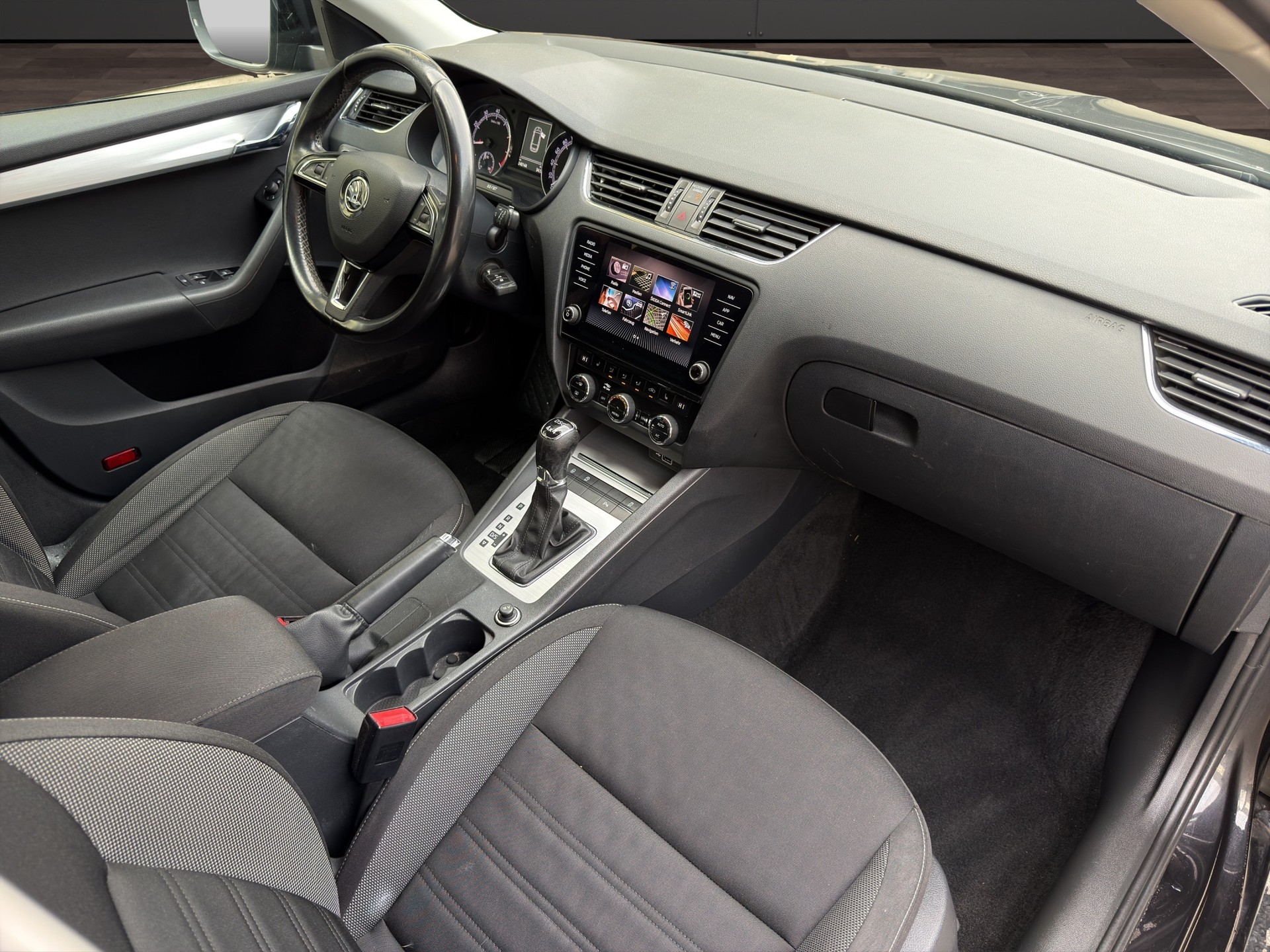 SKODA Octavia Combi 2.0 TSI Ambition 4x4 DSG-image-18