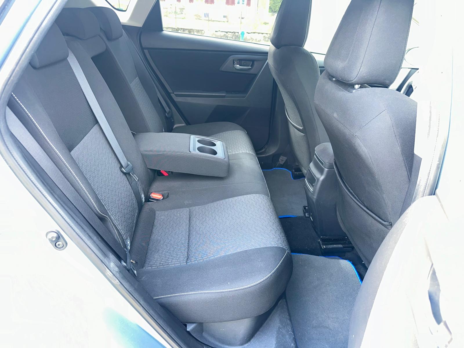 TOYOTA Auris 1.8 16V HSD Linea Sol-image-10