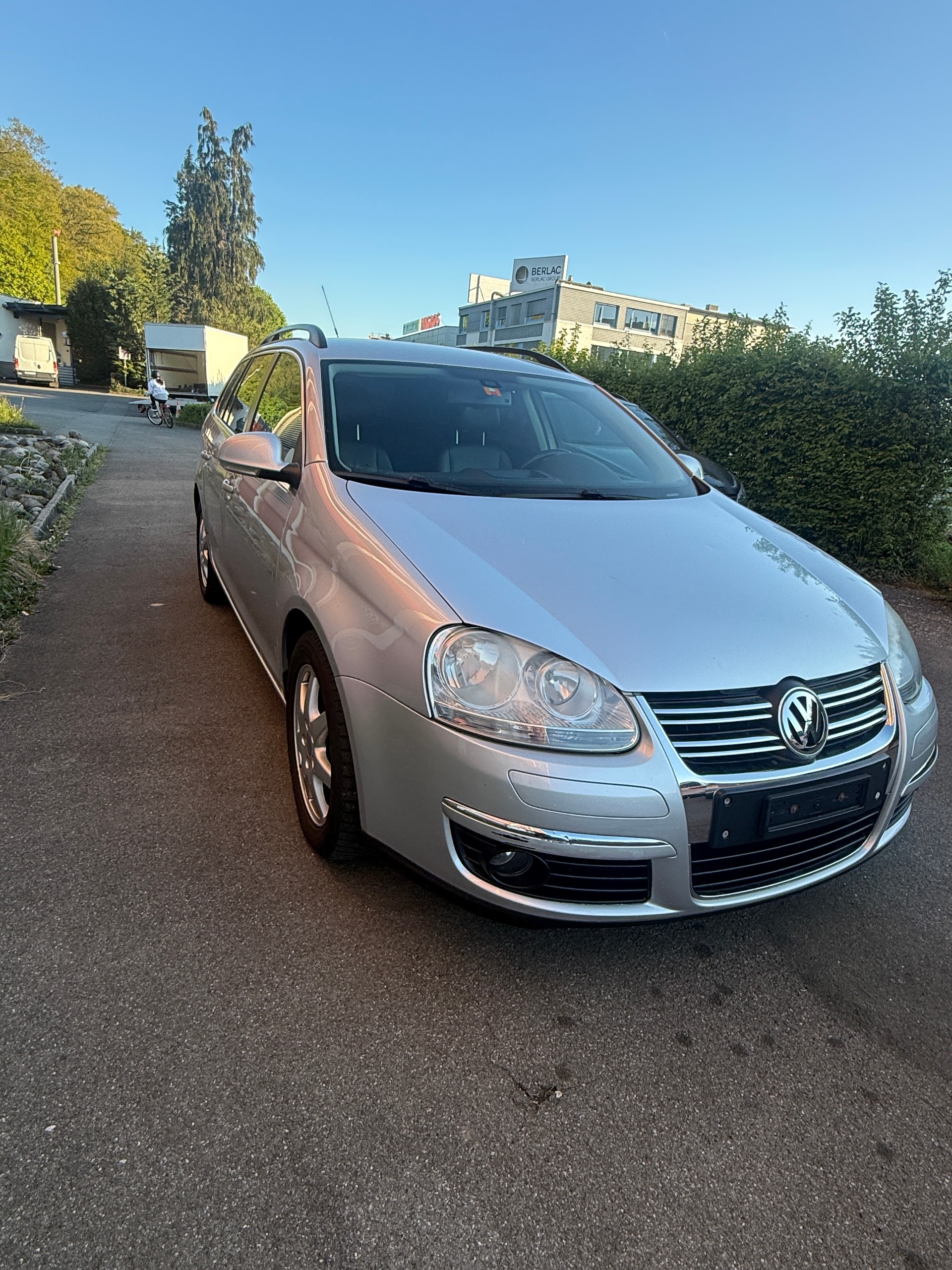 VW Golf Variant 1.4 TSI Value DSG-image-2