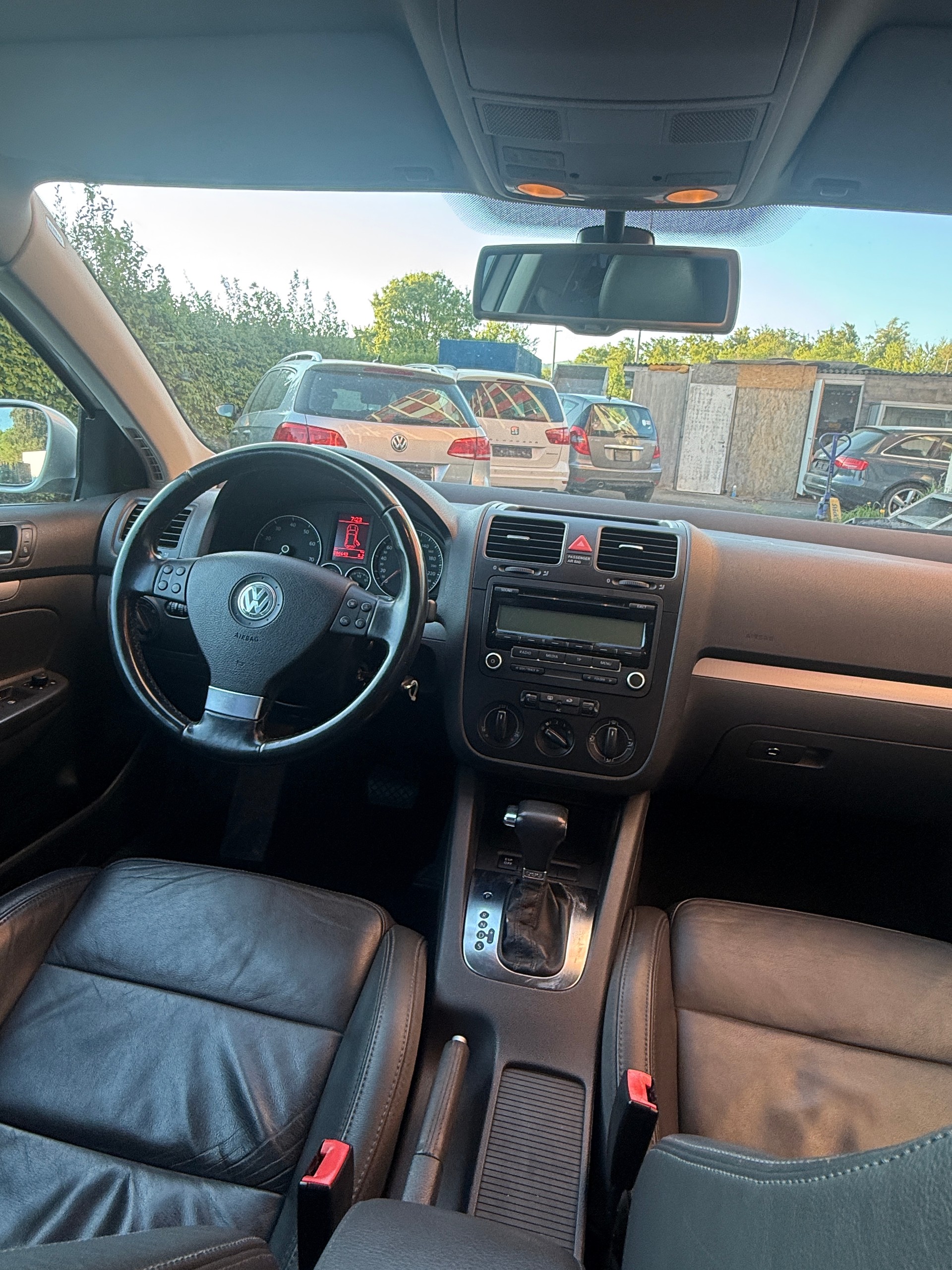 VW Golf Variant 1.4 TSI Value DSG-image-13