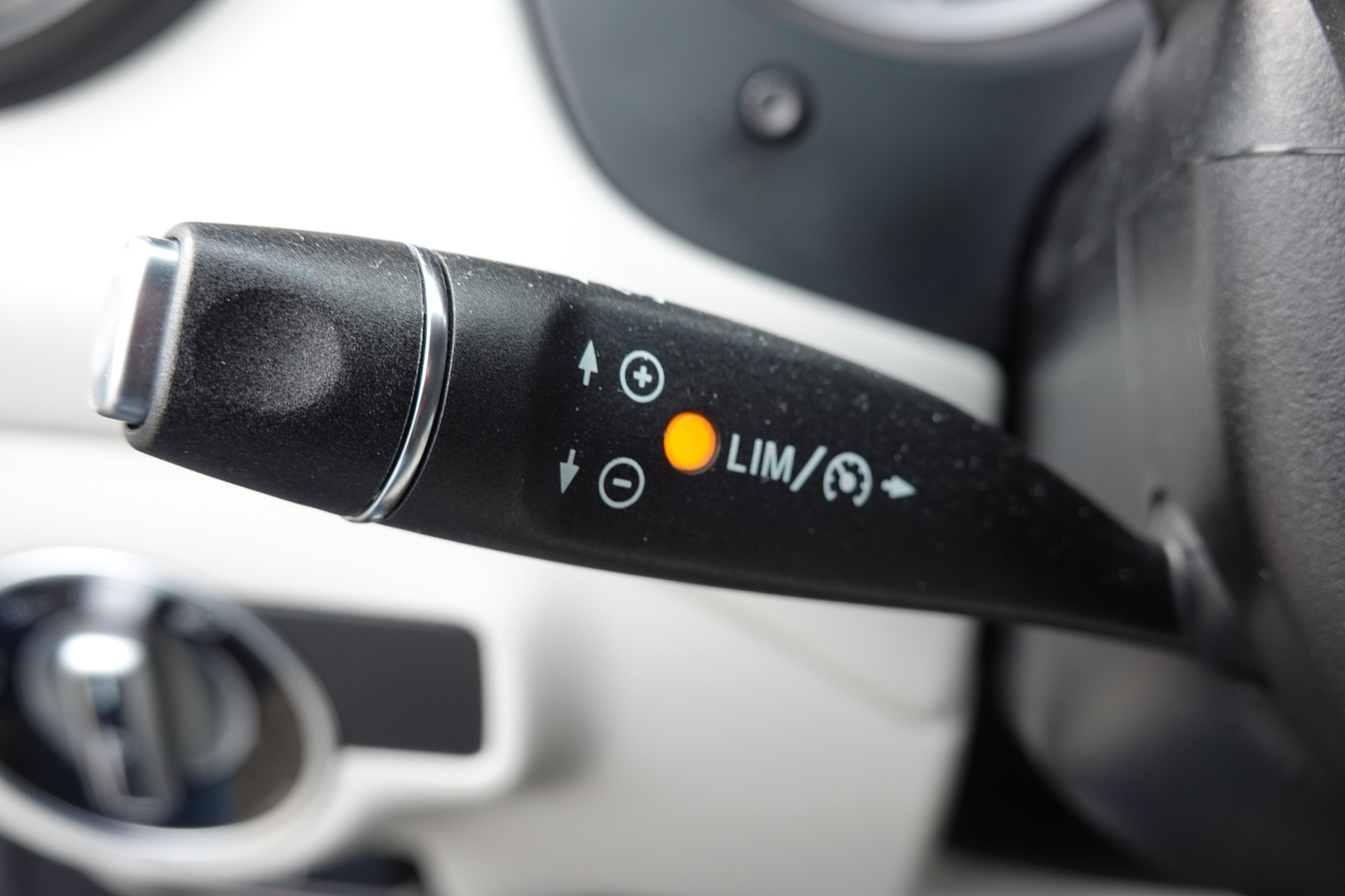 MERCEDES-BENZ A 250 4Matic - "Tempomat* Sièges chauffantes * jantes 18 * intérieur cuir * Camera recul * Capteur avant"-image-16