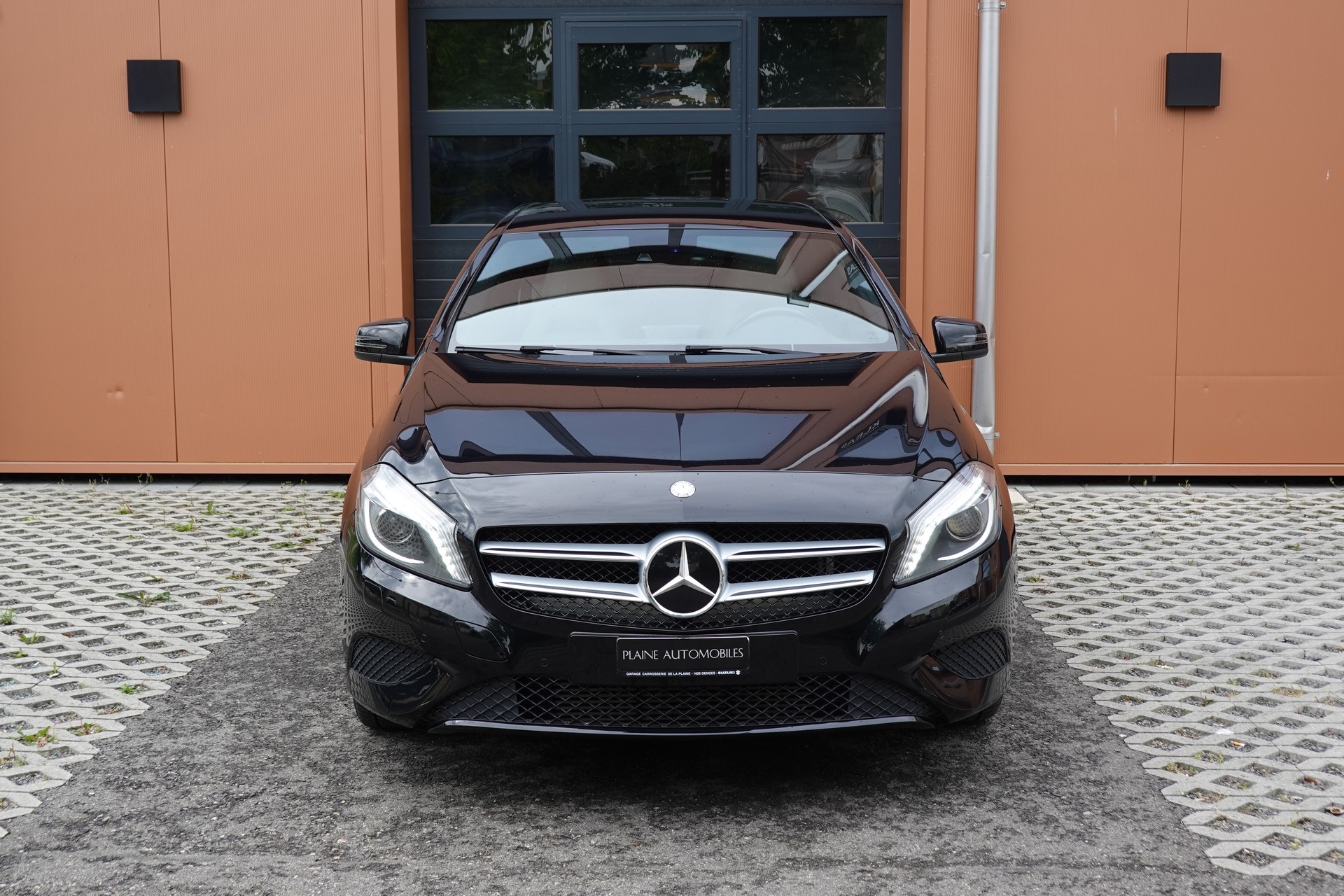 MERCEDES-BENZ A 250 4Matic - "Tempomat* Sièges chauffantes * jantes 18 * intérieur cuir * Camera recul * Capteur avant"-image-1