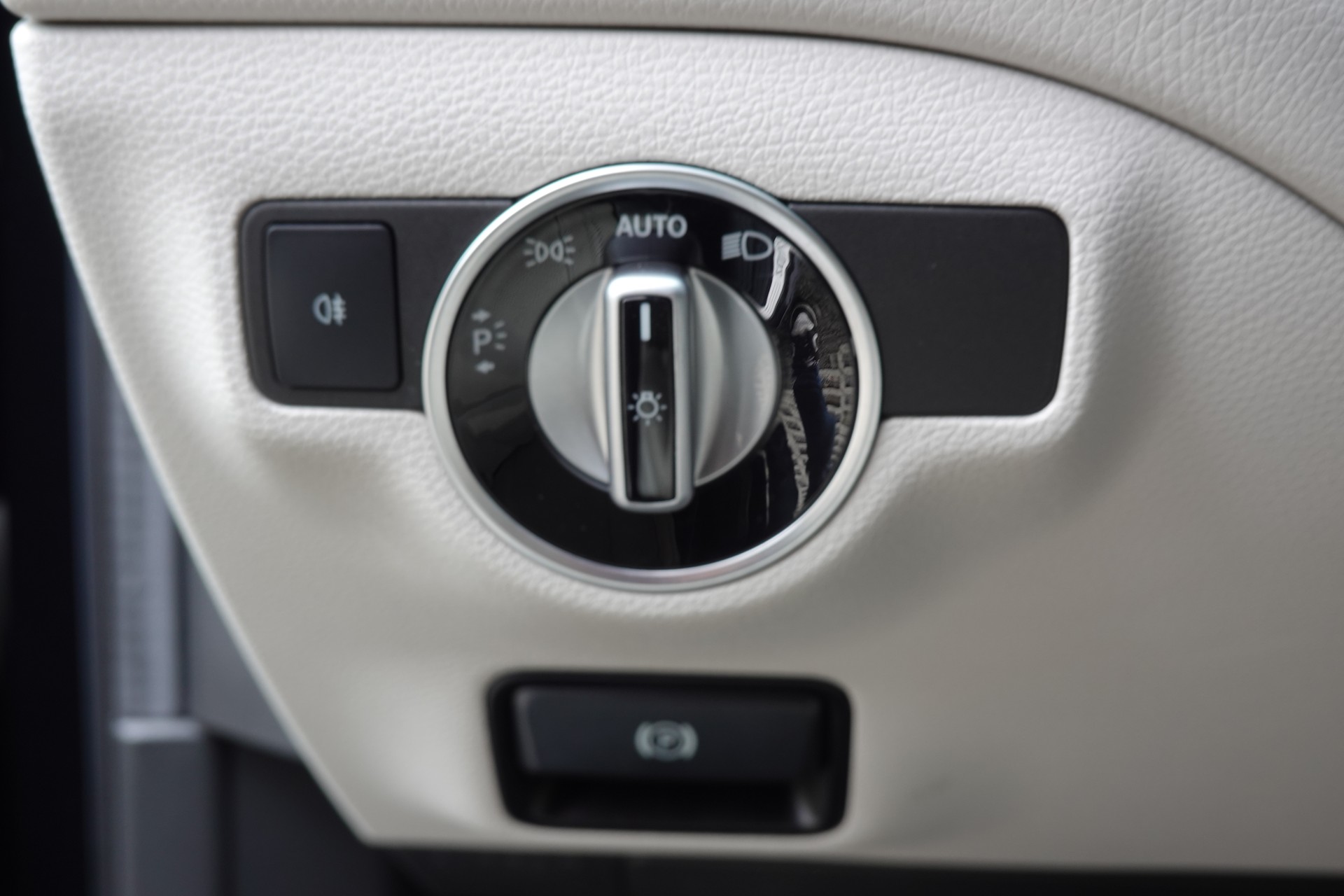 MERCEDES-BENZ A 250 4Matic - "Tempomat* Sièges chauffantes * jantes 18 * intérieur cuir * Camera recul * Capteur avant"-image-15