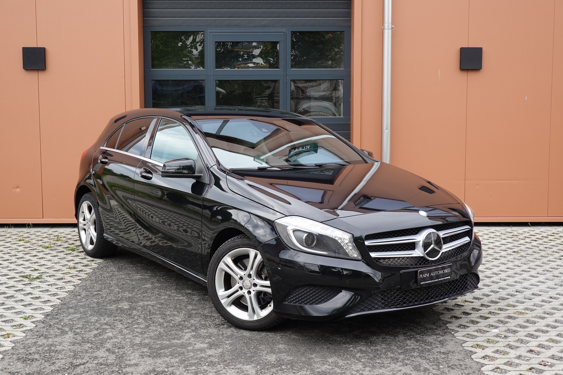 MERCEDES-BENZ A 250 4Matic - "Tempomat* Sièges chauffantes * jantes 18 * intérieur cuir * Camera recul * Capteur avant"-image-0