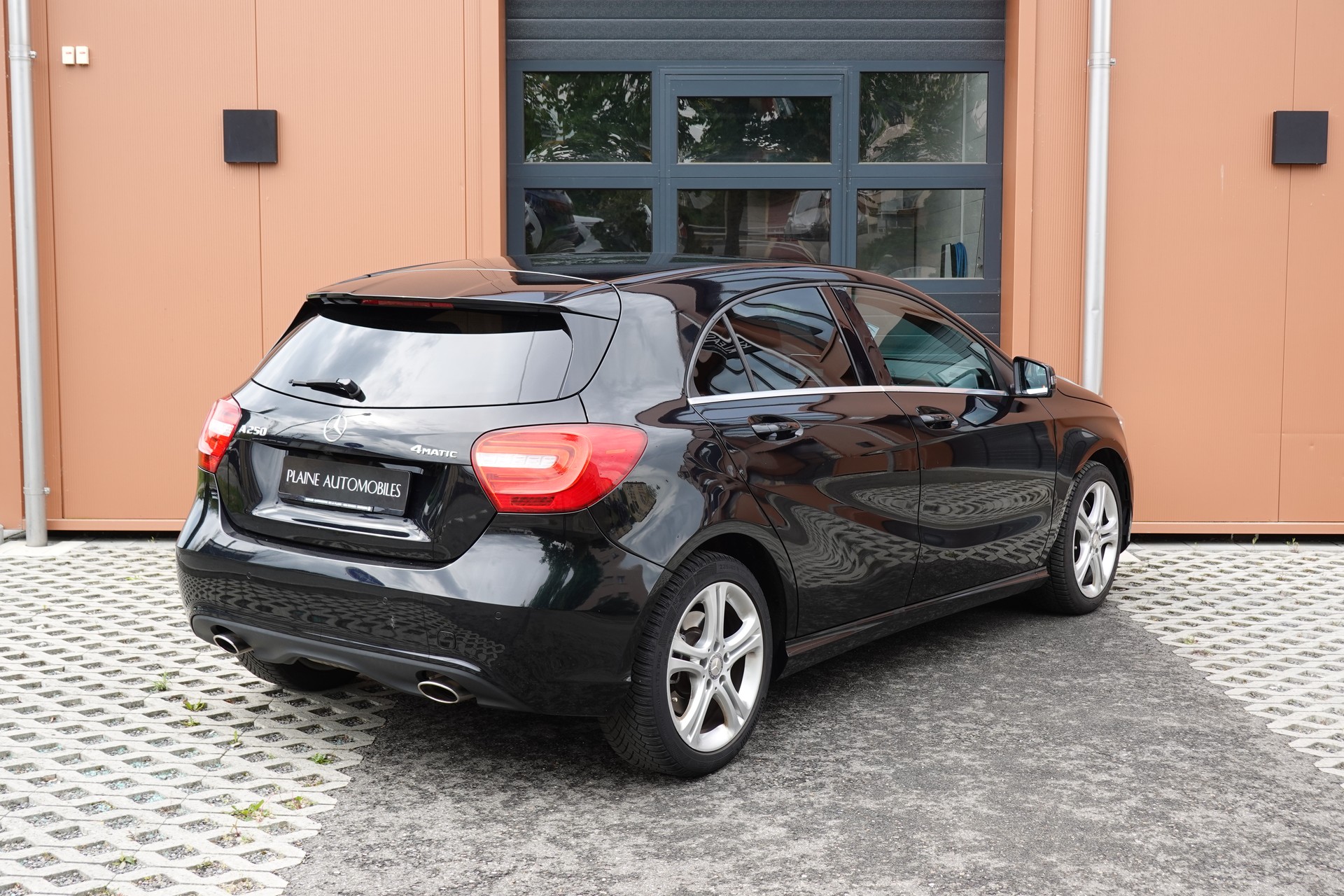 MERCEDES-BENZ A 250 4Matic - "Tempomat* Sièges chauffantes * jantes 18 * intérieur cuir * Camera recul * Capteur avant"-image-7