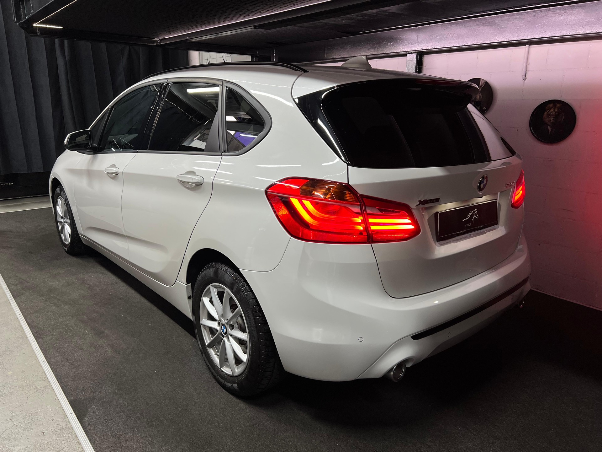 BMW 220d xDrive Active Tourer Steptronic Luxury Line / CH Fahrzeug / Fahrerassitenz /Head-up Display / Gratis Service 10 Jahre-image-3