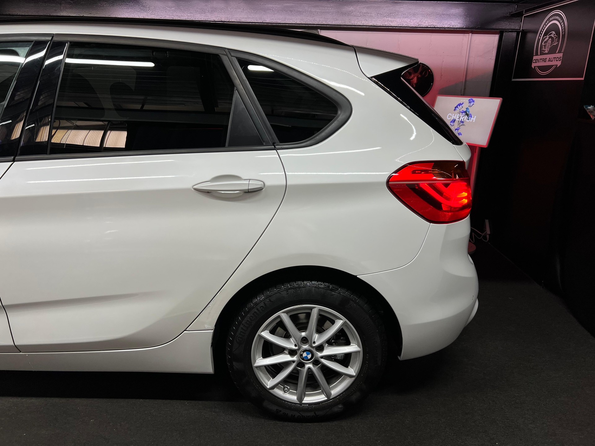 BMW 220d xDrive Active Tourer Steptronic Luxury Line / CH Fahrzeug / Fahrerassitenz /Head-up Display / Gratis Service 10 Jahre-image-7
