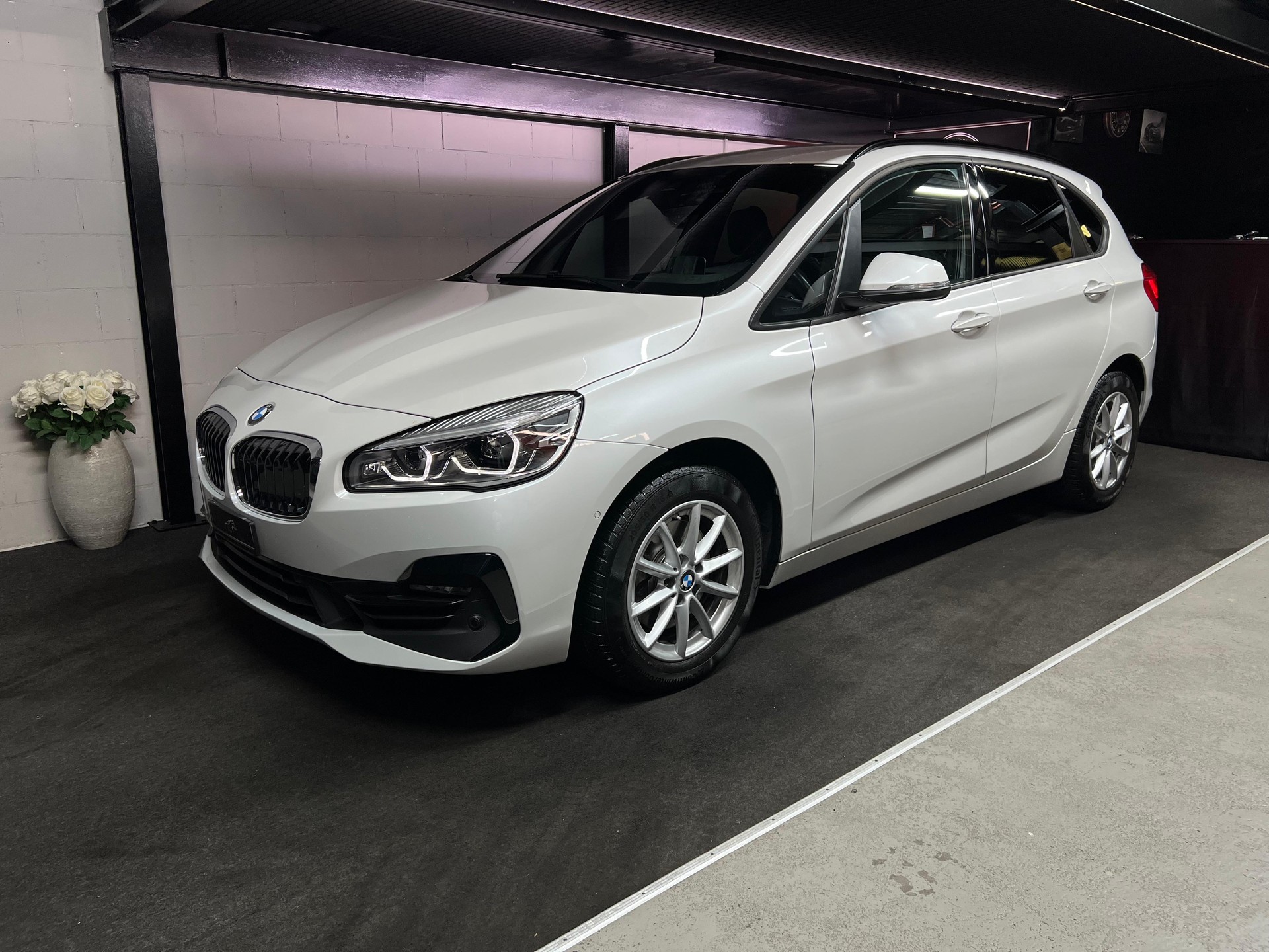 BMW 220d xDrive Active Tourer Steptronic Luxury Line / CH Fahrzeug / Fahrerassitenz /Head-up Display / Gratis Service 10 Jahre-image-0