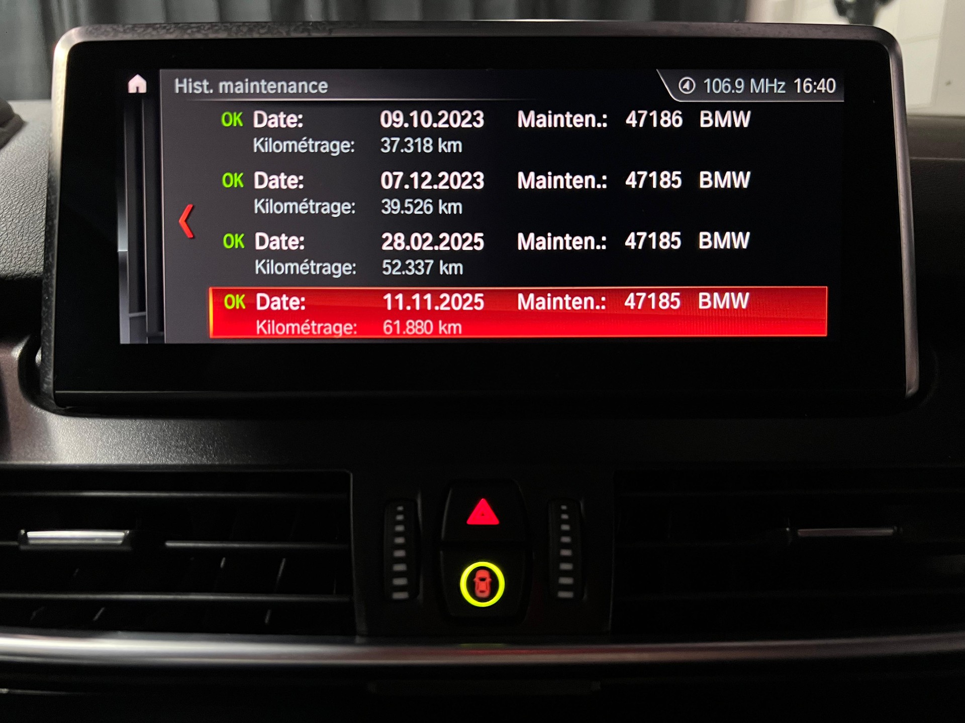BMW 220d xDrive Active Tourer Steptronic Luxury Line / CH Fahrzeug / Fahrerassitenz /Head-up Display / Gratis Service 10 Jahre-image-23
