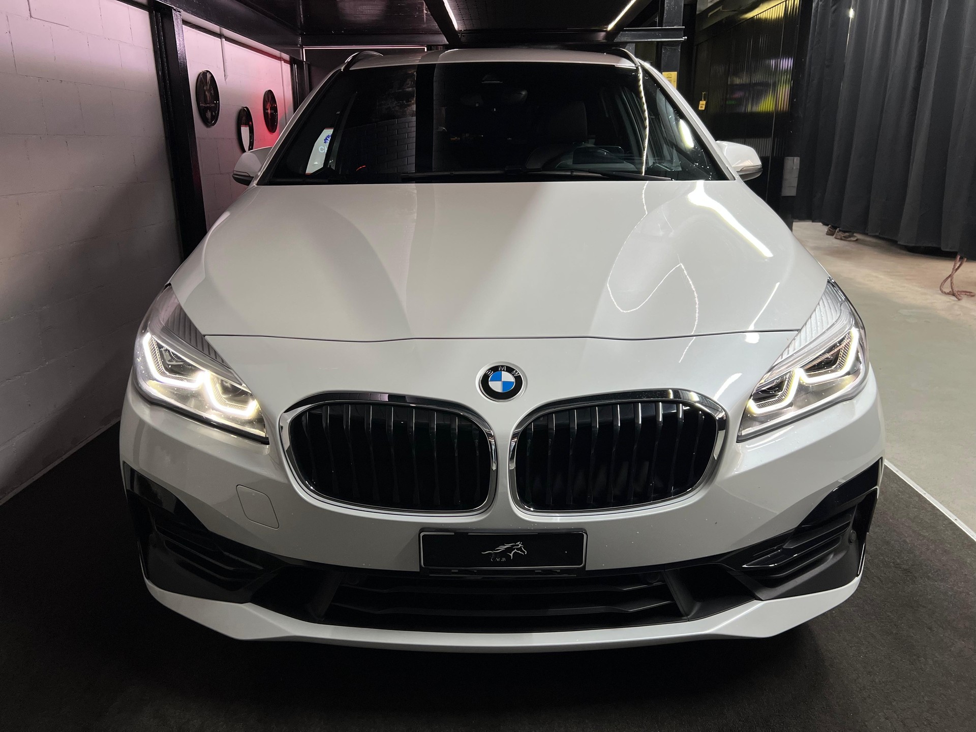 BMW 220d xDrive Active Tourer Steptronic Luxury Line / CH Fahrzeug / Fahrerassitenz /Head-up Display / Gratis Service 10 Jahre-image-5
