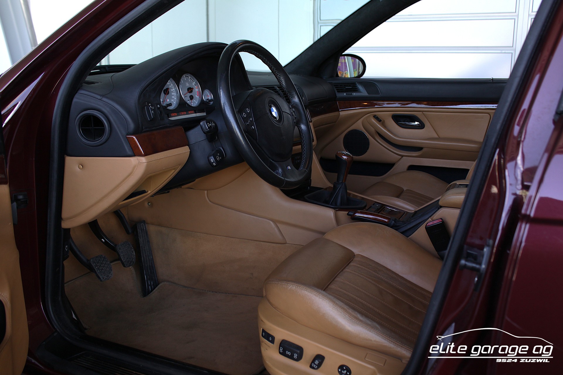 BMW M5 LIEBHABERFAHRZEUG AUS 1. HAND-image-12