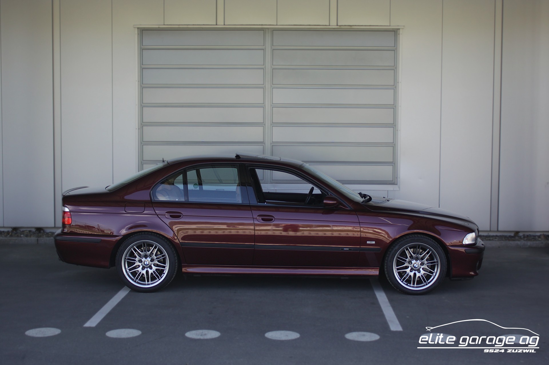 BMW M5 LIEBHABERFAHRZEUG AUS 1. HAND-image-5