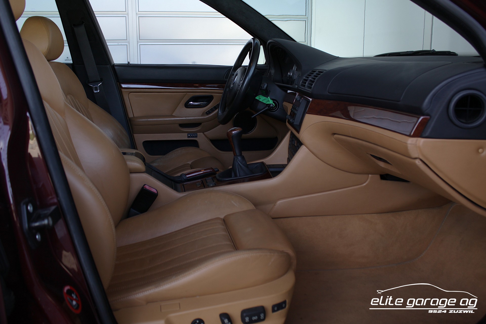 BMW M5 LIEBHABERFAHRZEUG AUS 1. HAND-image-14