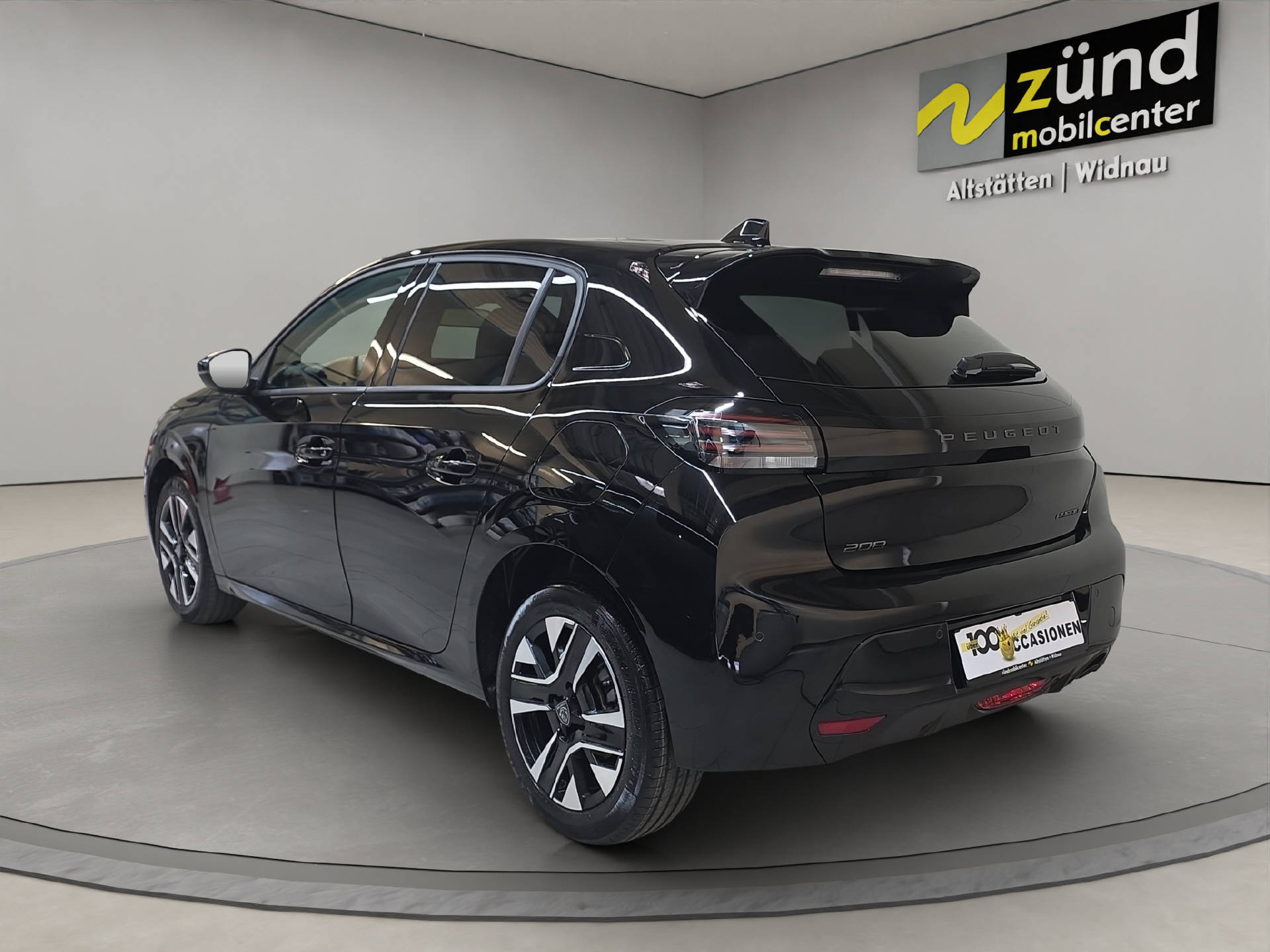PEUGEOT 208 1.2 Hybrid Allure-image-2