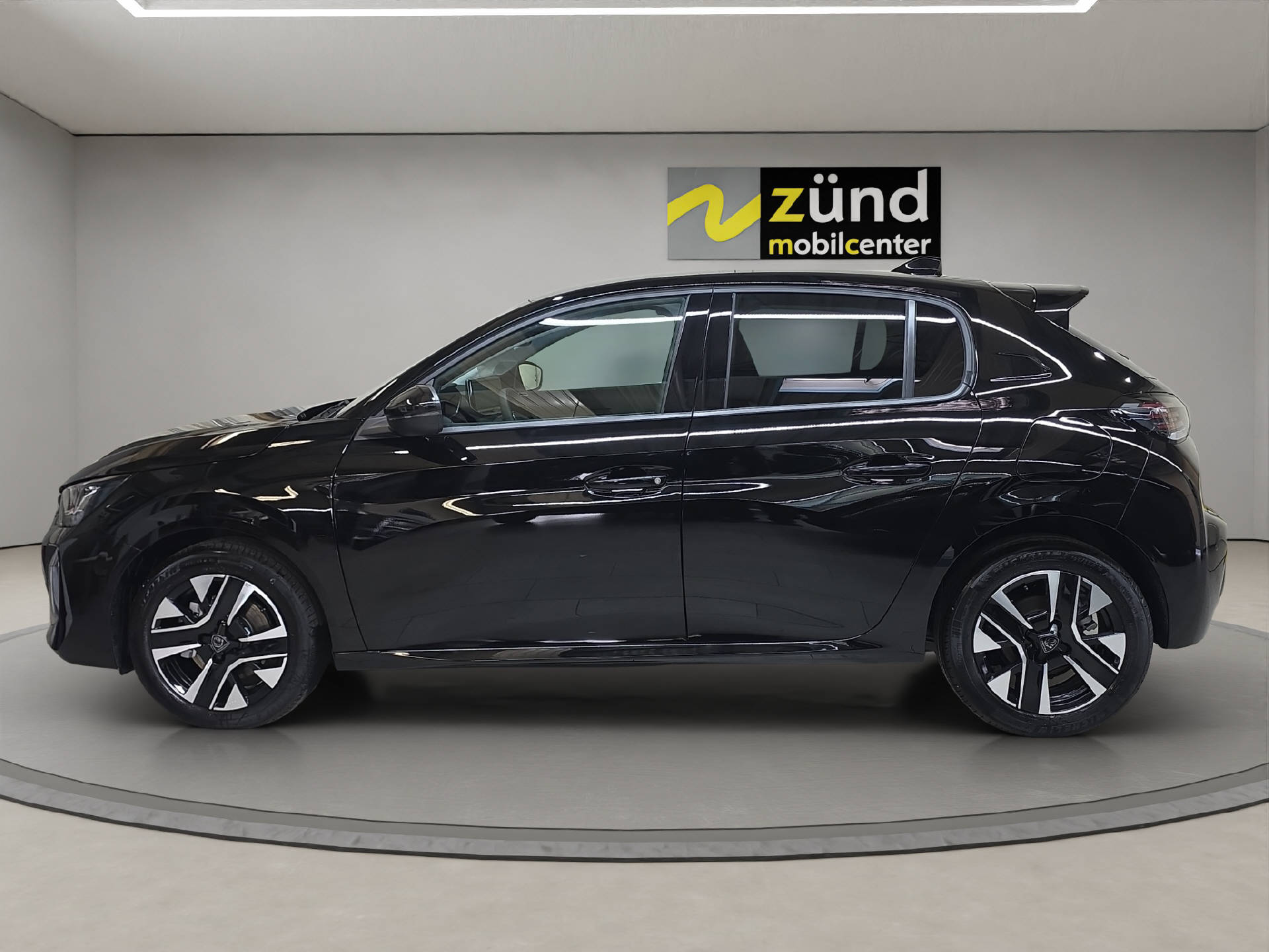 PEUGEOT 208 1.2 Hybrid Allure-image-1