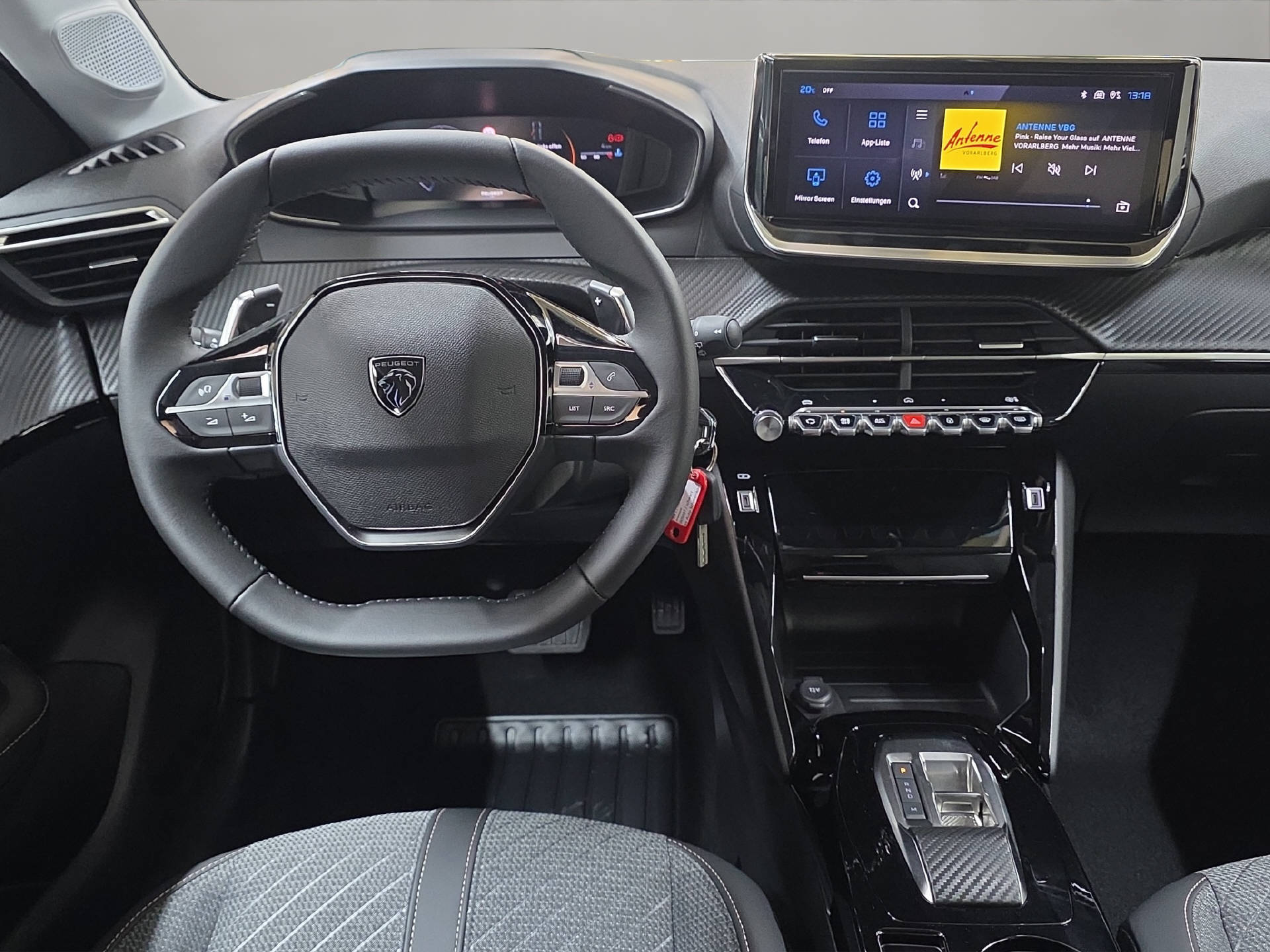 PEUGEOT 208 1.2 Hybrid Allure-image-6