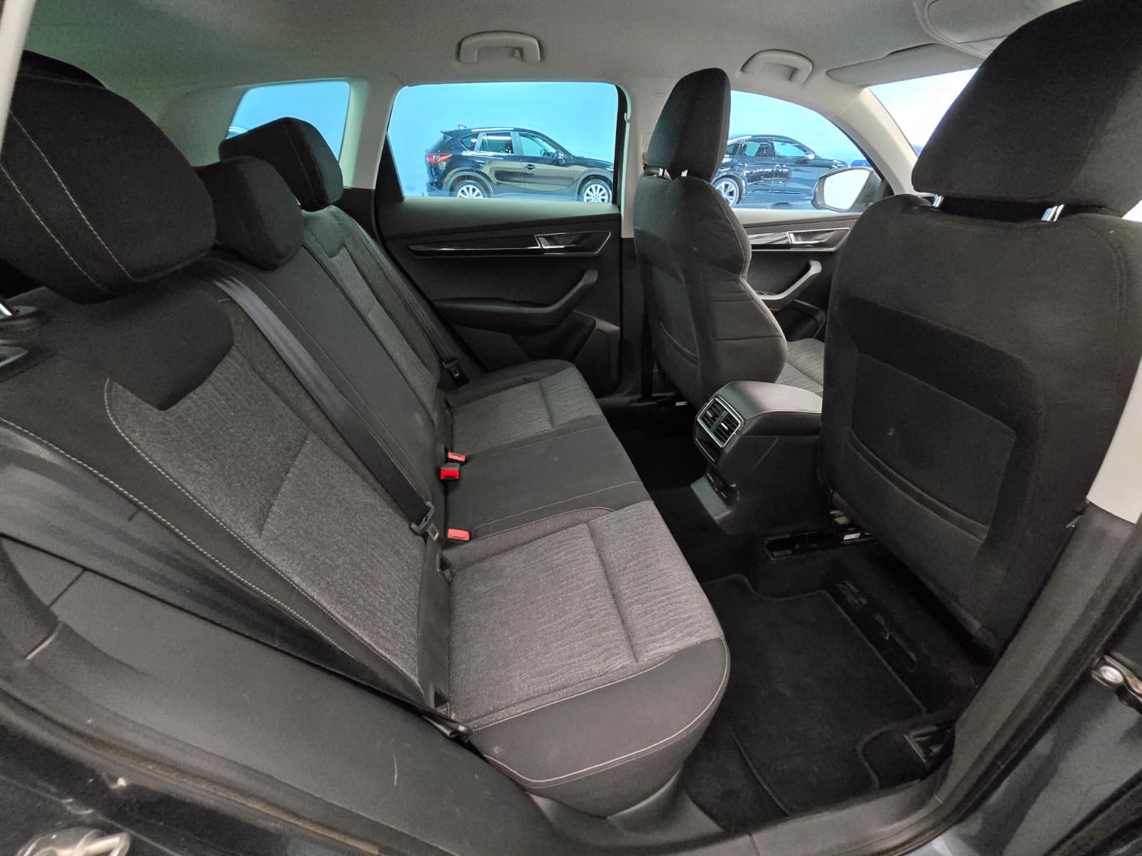SKODA Karoq 2.0 TDI CR Style 4x4 DSG-image-14