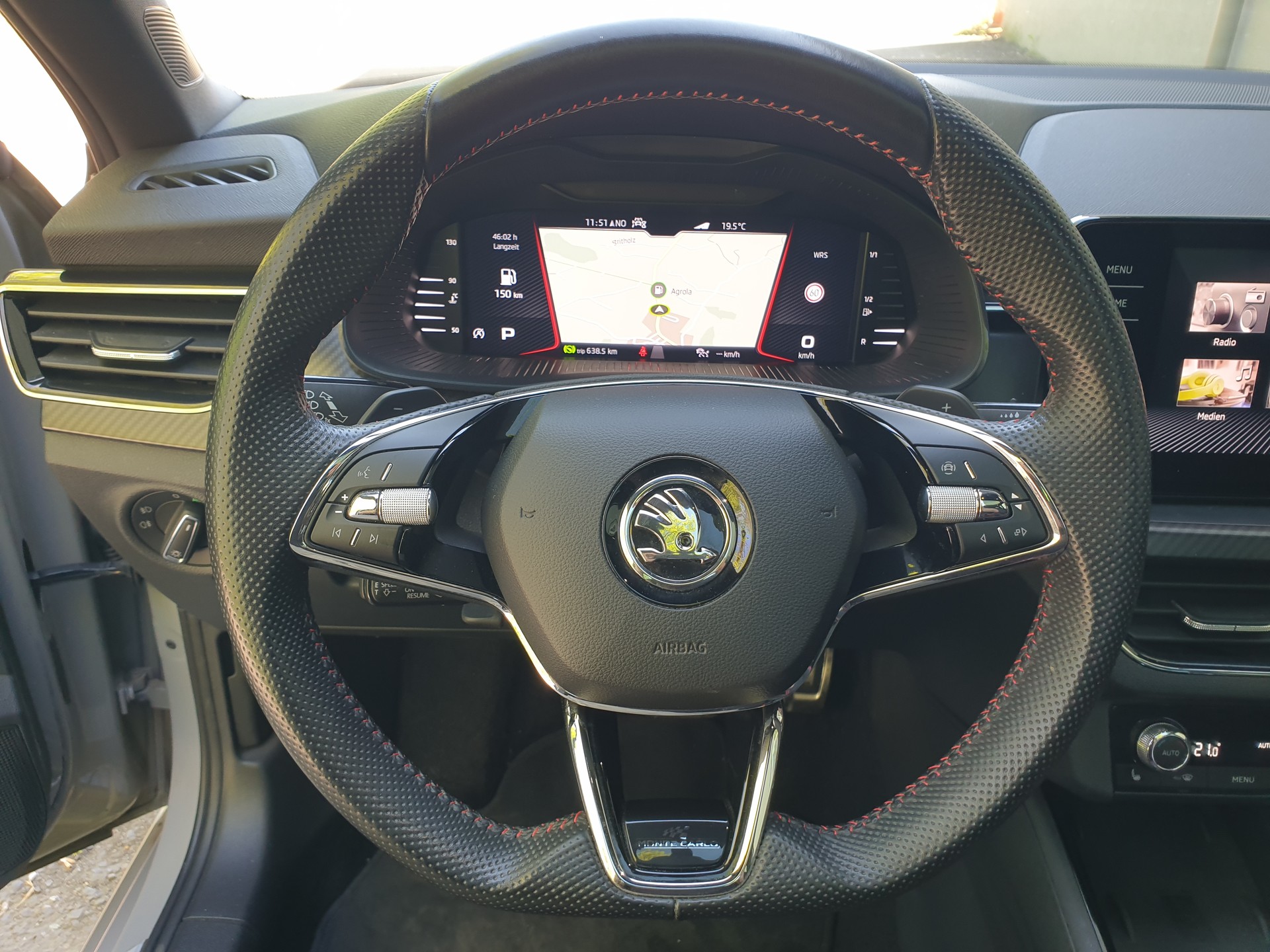 SKODA Scala 1.0 TSI Monte Carlo DSG-image-13