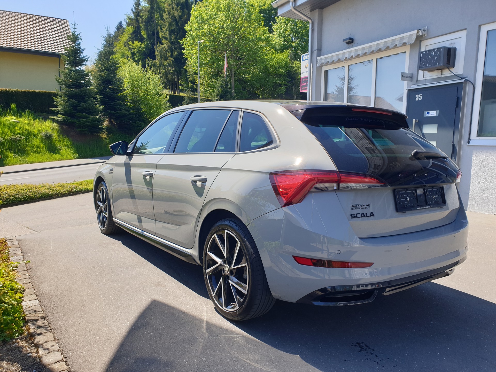 SKODA Scala 1.0 TSI Monte Carlo DSG-image-2