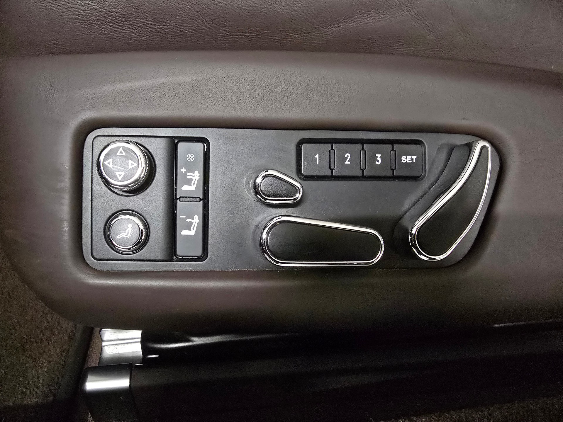 BENTLEY Continental GTC Speed 6.0 W12-image-16