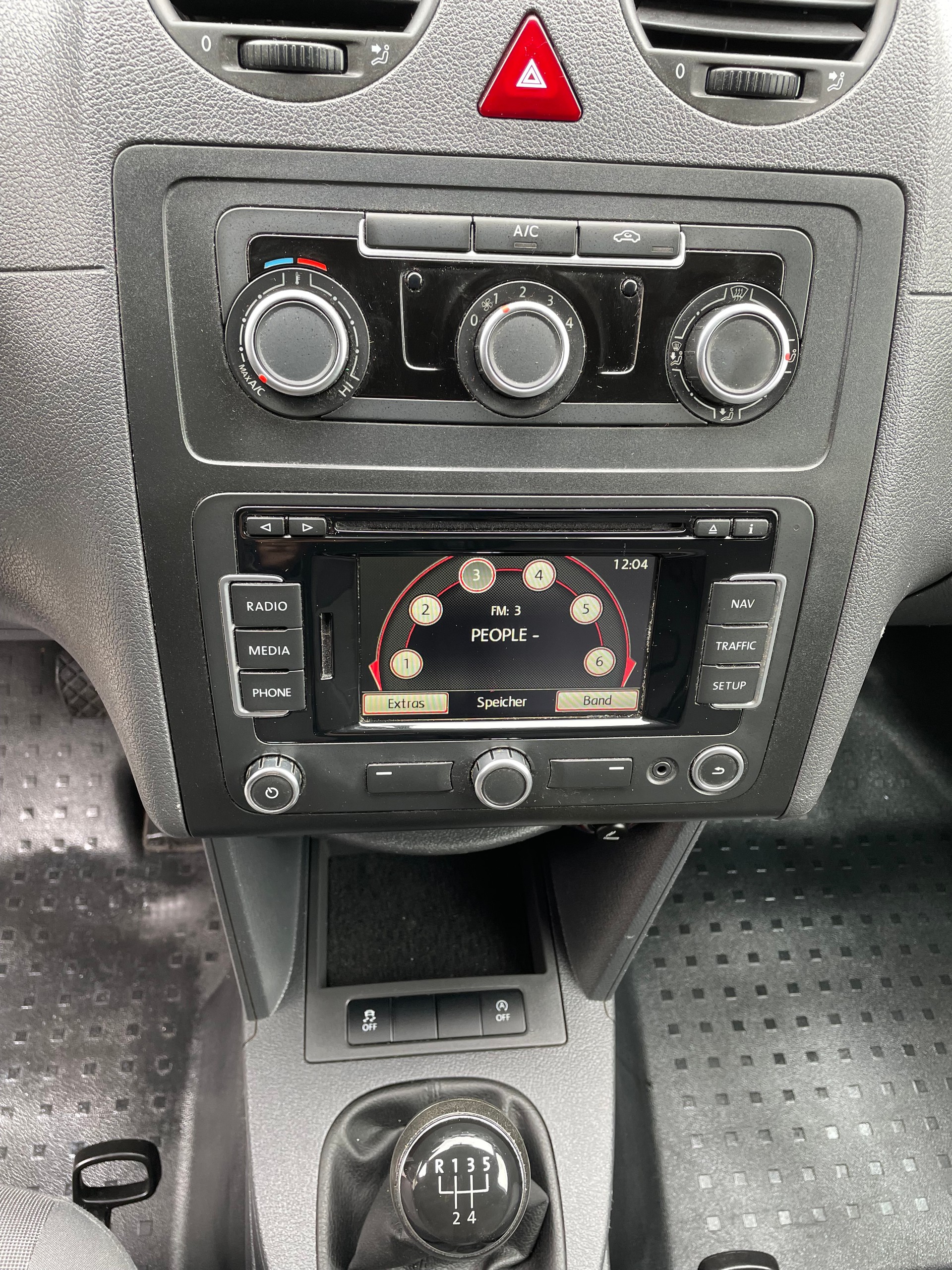 VW Caddy Maxi 1.6 TDI Blue Motion Technology-image-9