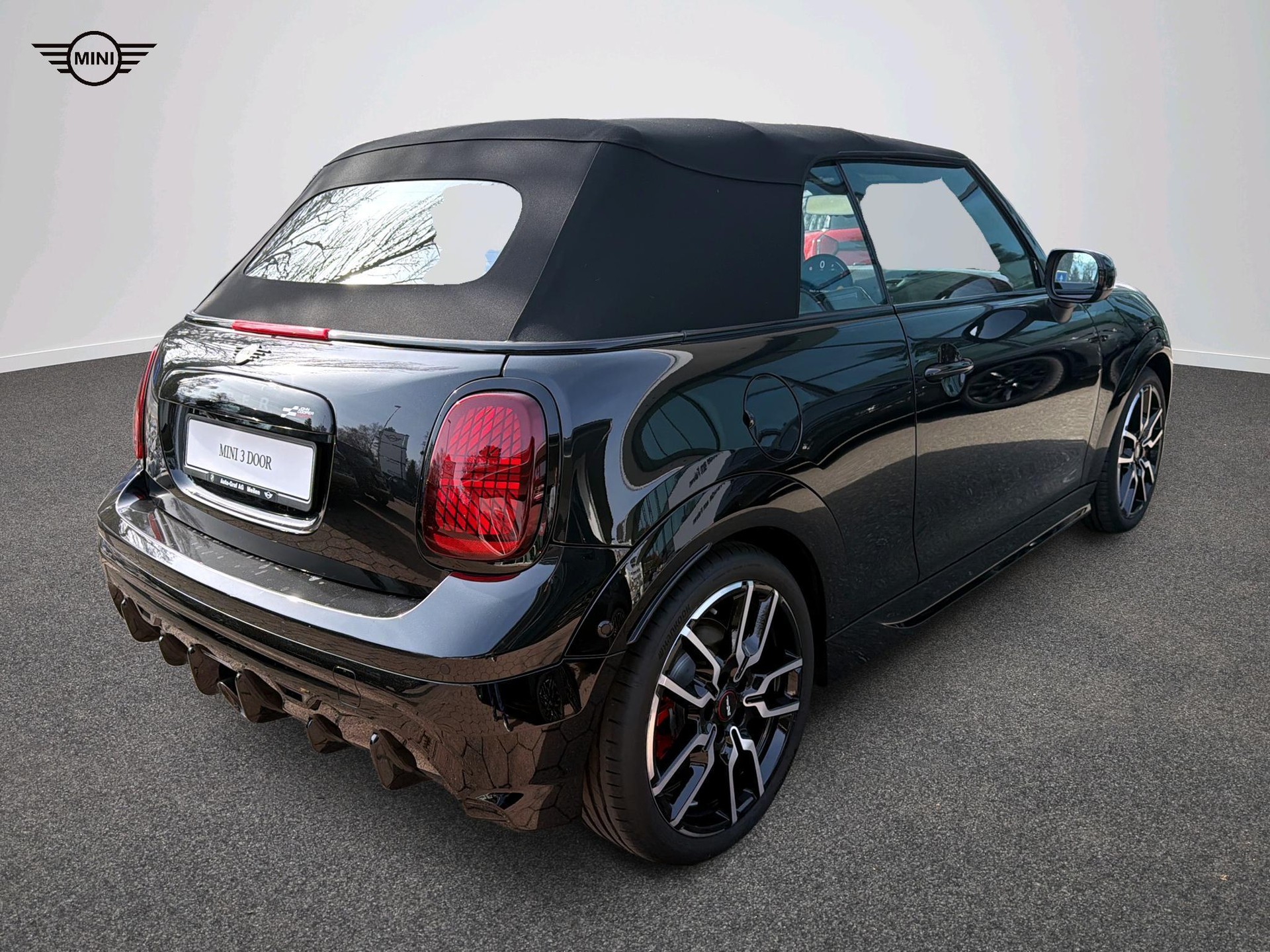 MINI John Cooper Works Cabrio-image-4