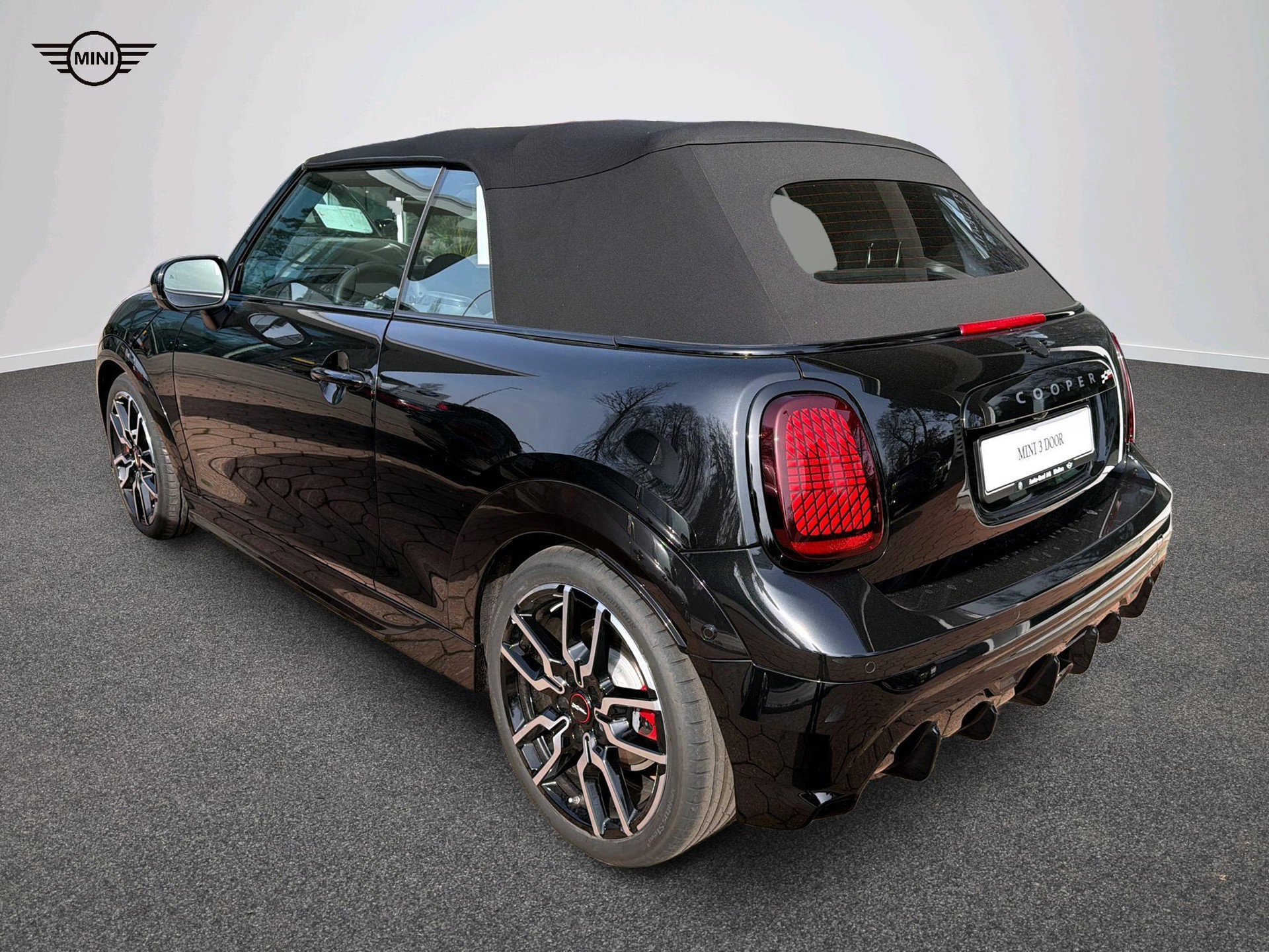 MINI John Cooper Works Cabrio-image-3
