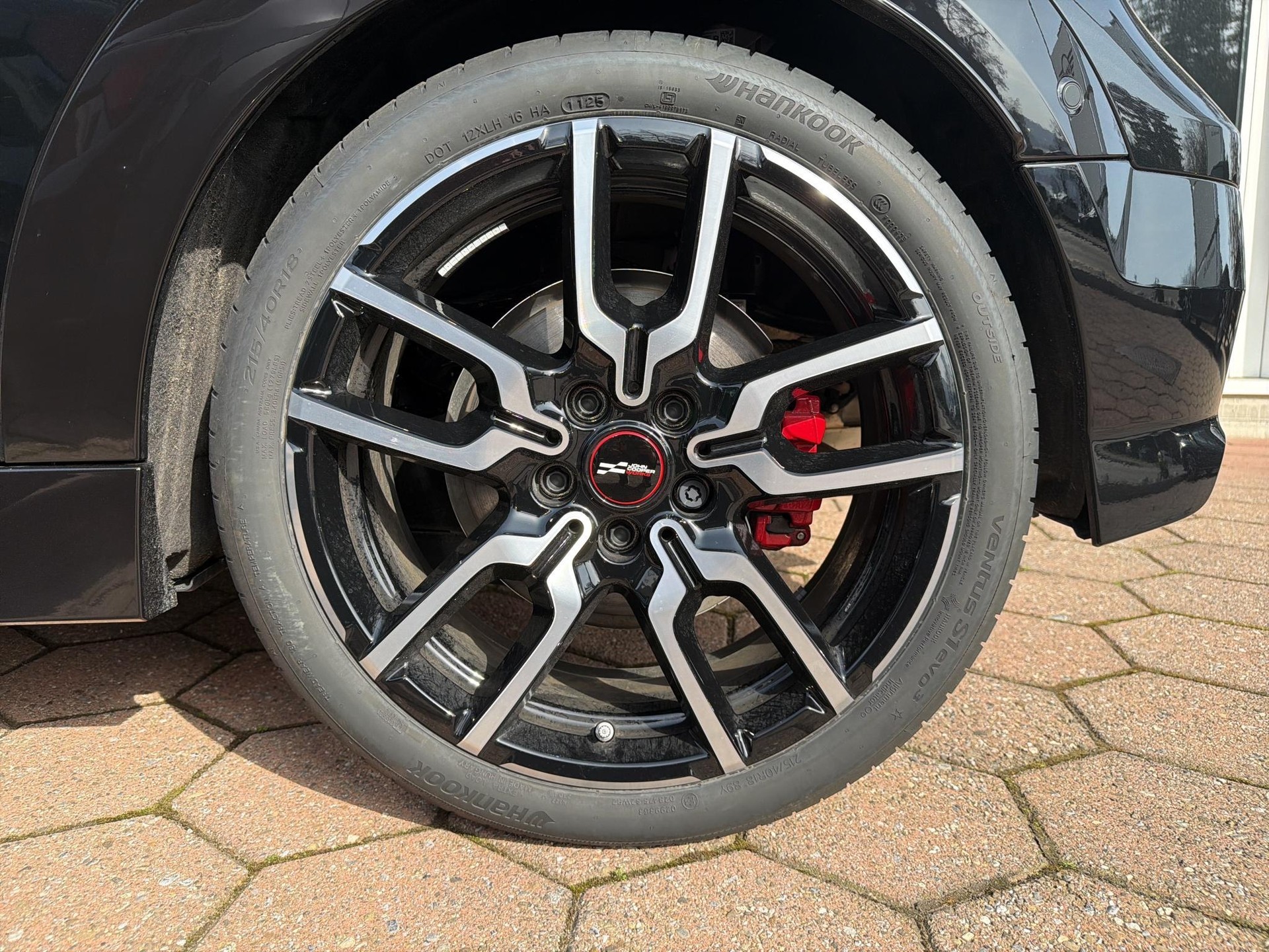 MINI John Cooper Works Cabrio-image-8