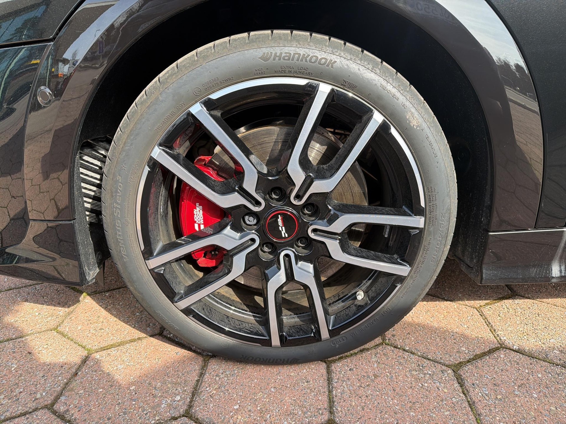 MINI John Cooper Works Cabrio-image-9