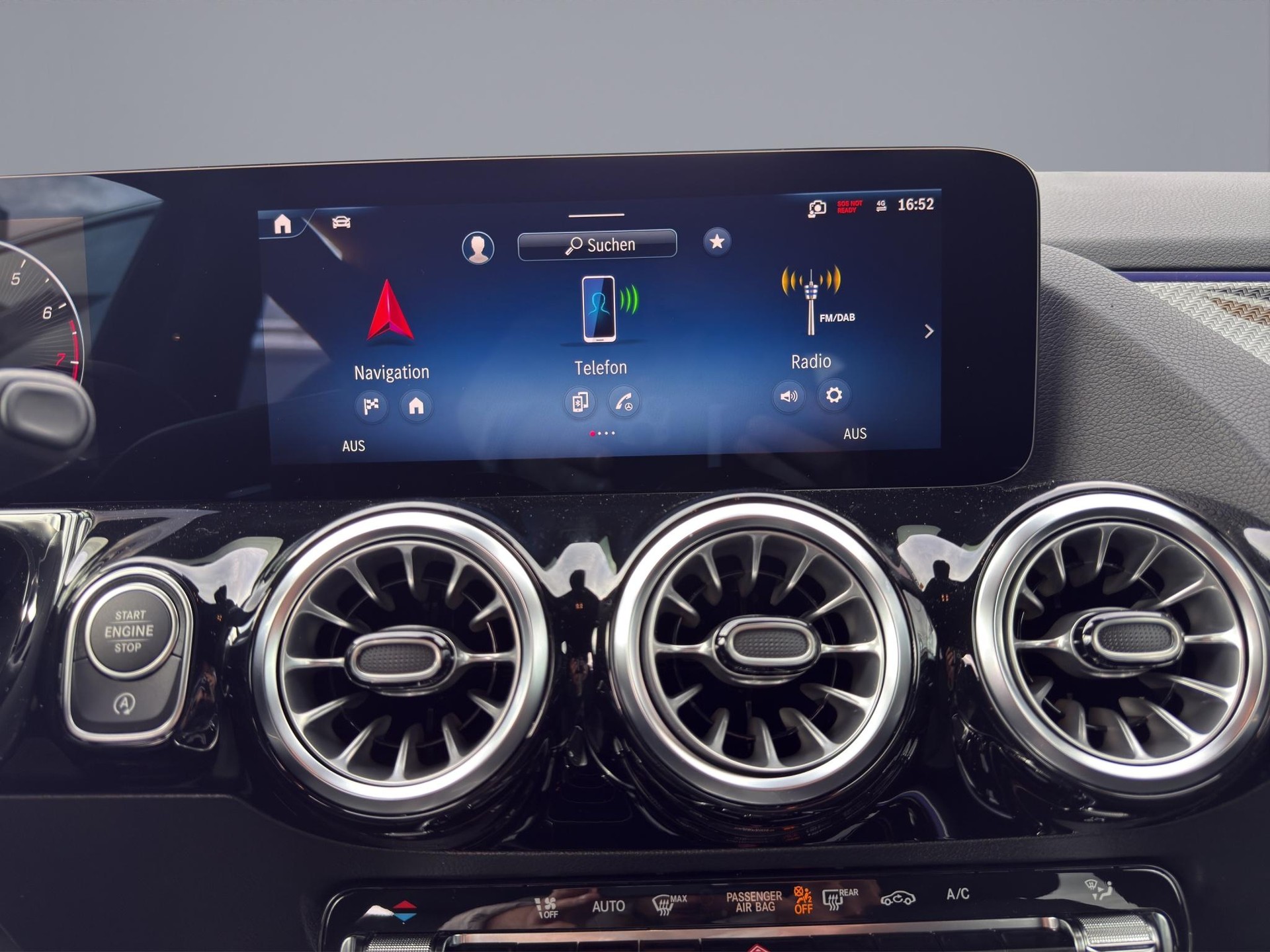 MERCEDES-BENZ GLA 250 Swiss Star AMG Line 4matic-image-15