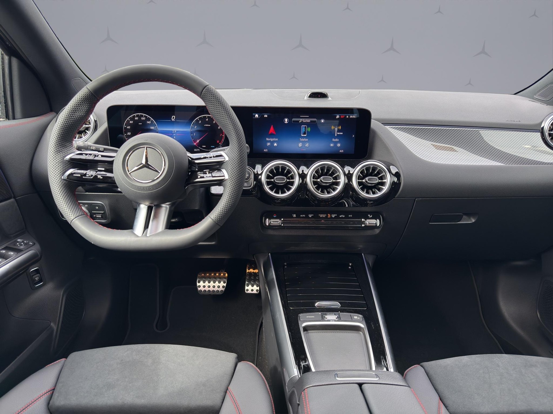 MERCEDES-BENZ GLA 250 Swiss Star AMG Line 4matic-image-13