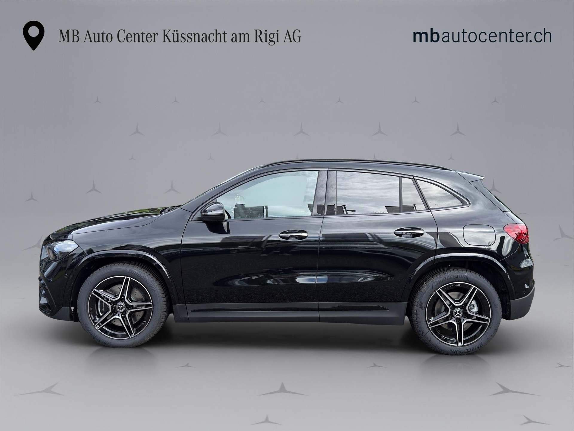 MERCEDES-BENZ GLA 250 Swiss Star AMG Line 4matic-image-2