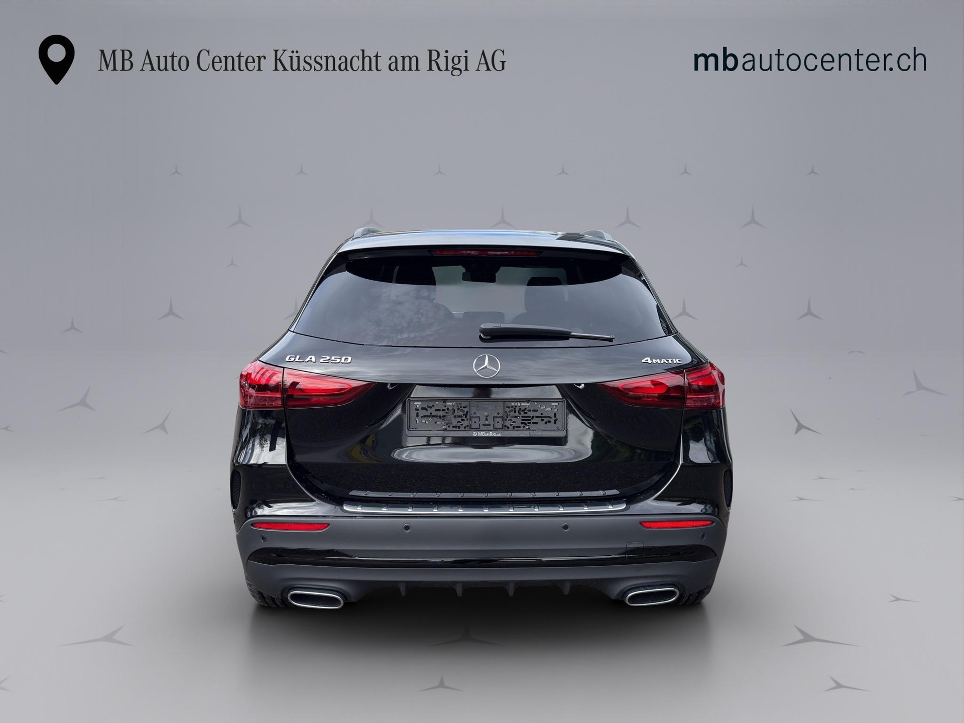 MERCEDES-BENZ GLA 250 Swiss Star AMG Line 4matic-image-5