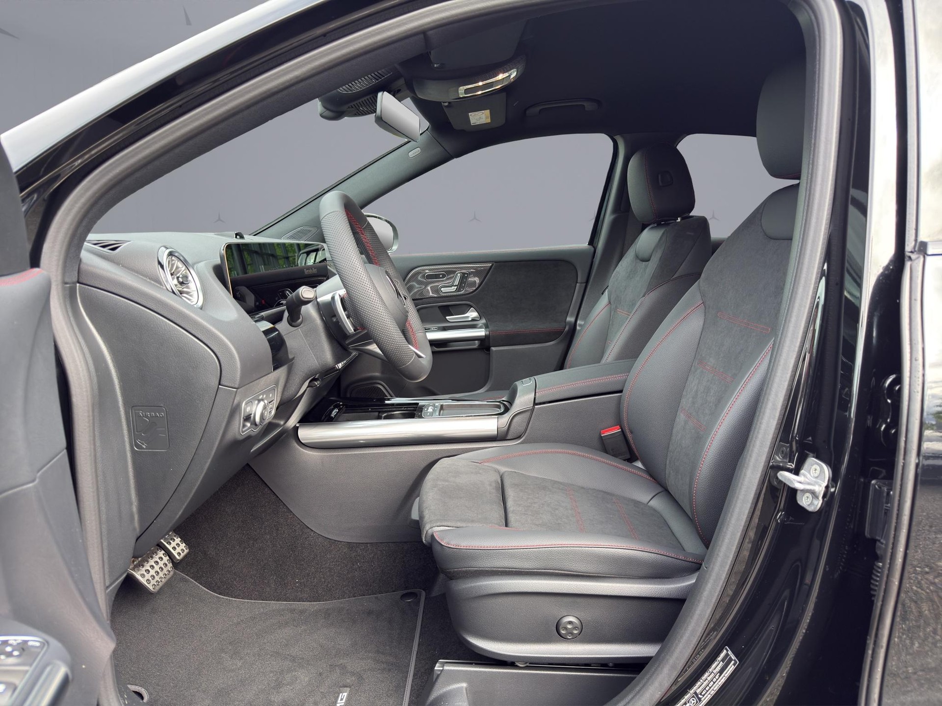 MERCEDES-BENZ GLA 250 Swiss Star AMG Line 4matic-image-9