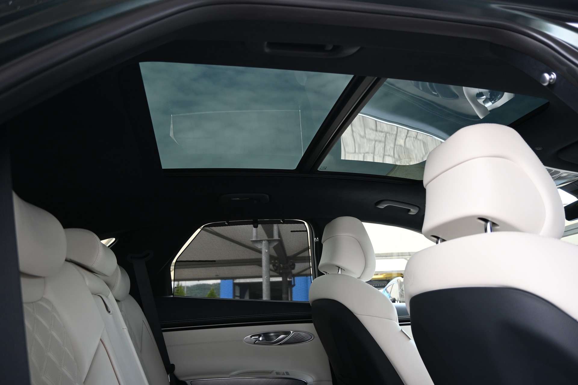 GENESIS GV70 Electrified Dual Motor Sport AWD kWh 77,4 490PS 4X4 + AHK 1800kg (CH Auto)-image-15