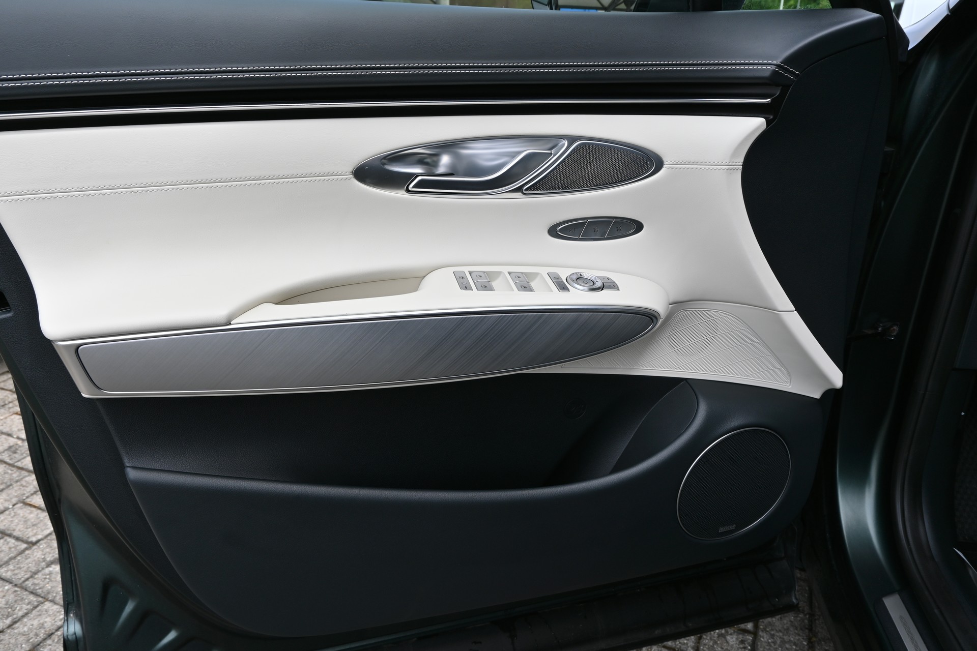 GENESIS GV70 Electrified Dual Motor Sport AWD kWh 77,4 490PS 4X4 + AHK 1800kg (CH Auto)-image-20